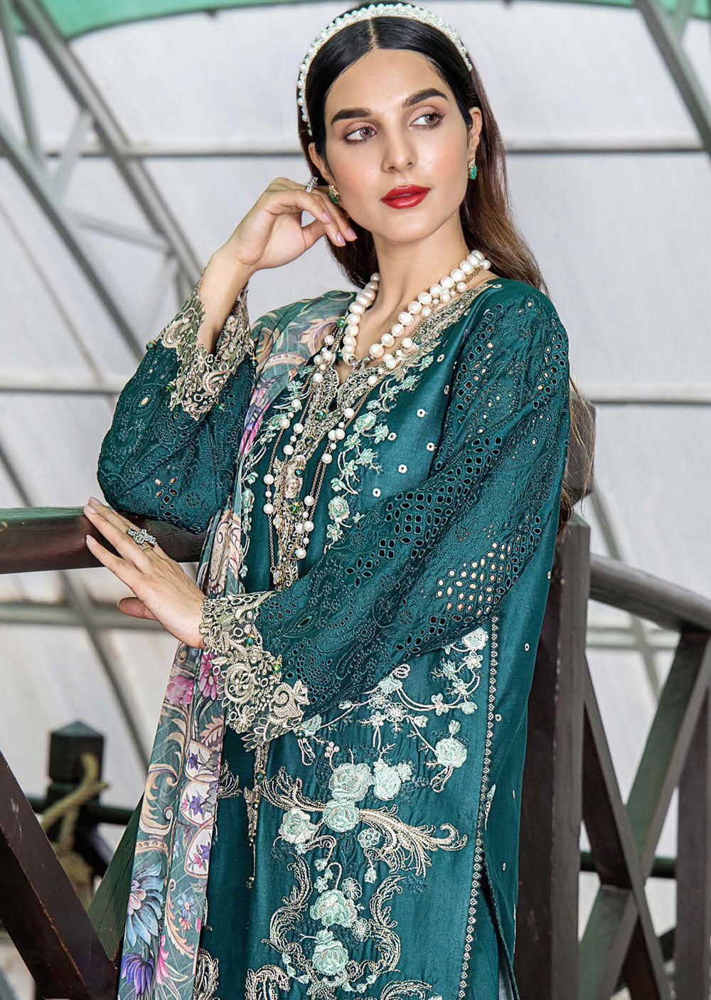 EA-LL-517 - Unstitched - Luxury Lawn Embroidered Collection 2024 - Memsaab Online