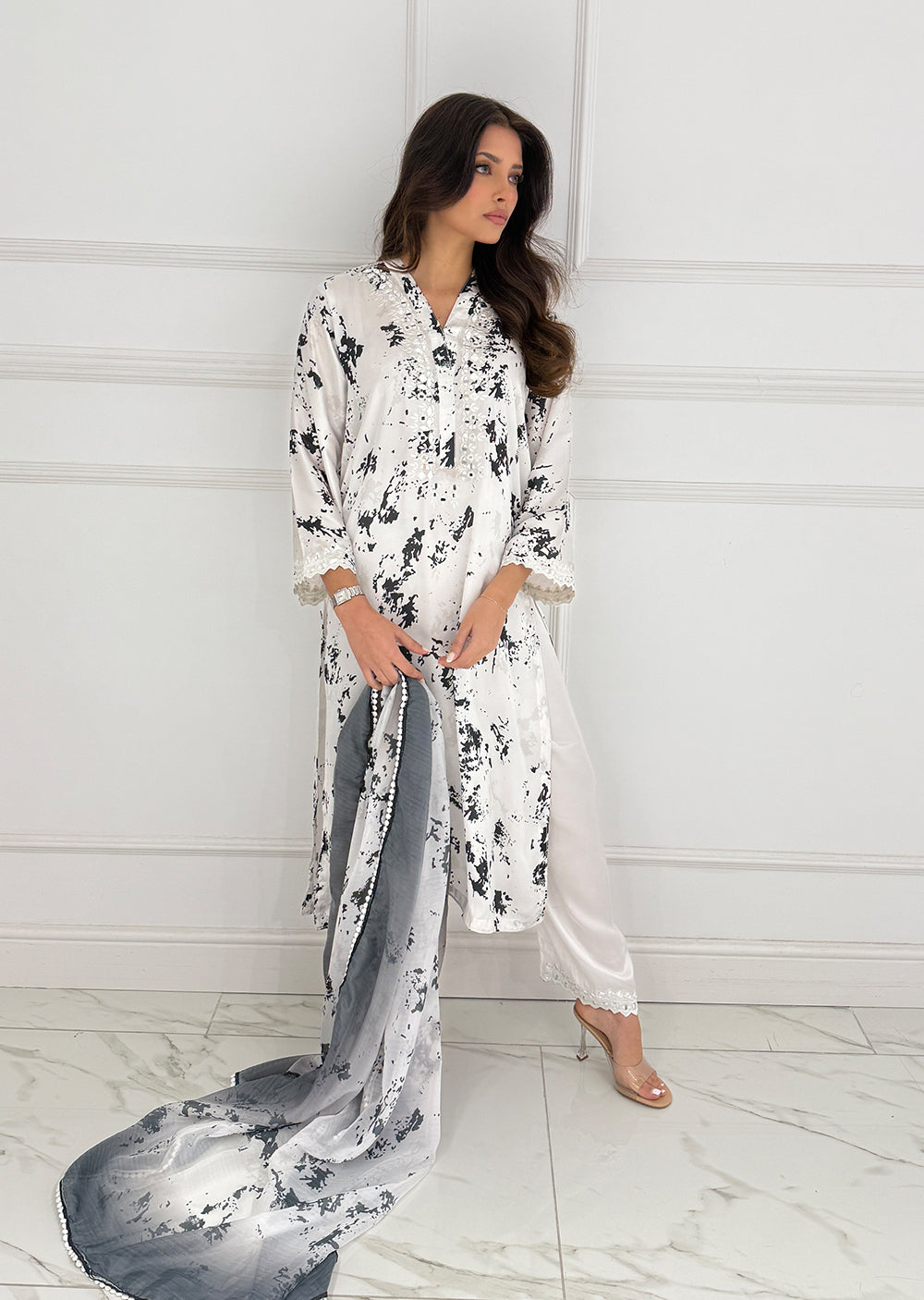 SMR3102 Yumna - White Readymade Silk Suit - Memsaab Online