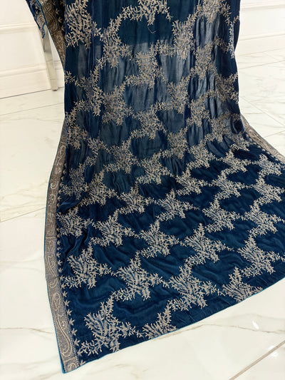 SMV102 Embroidered Velvet Shawl