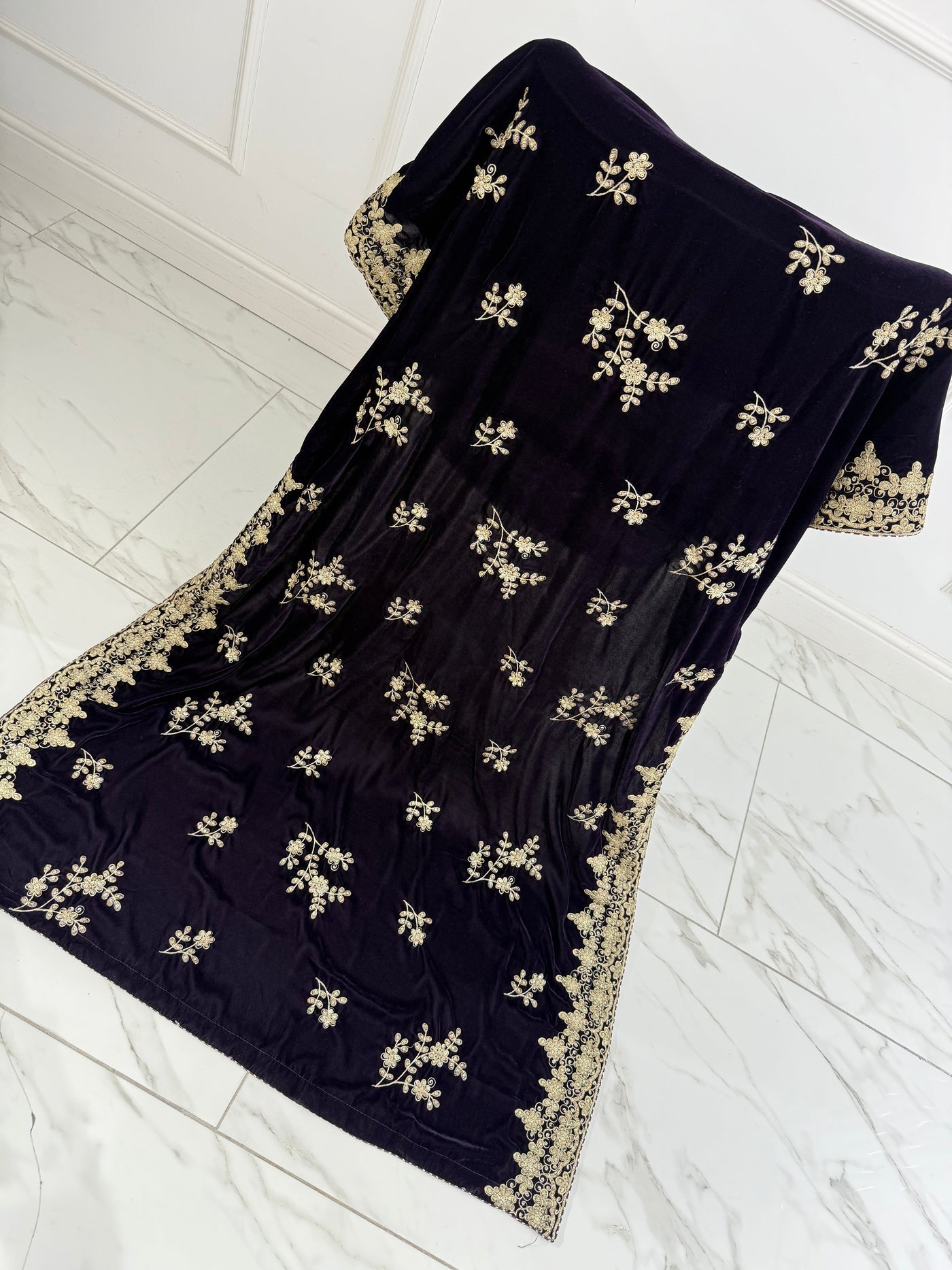 SMV103 Embroidered Velvet Shawl