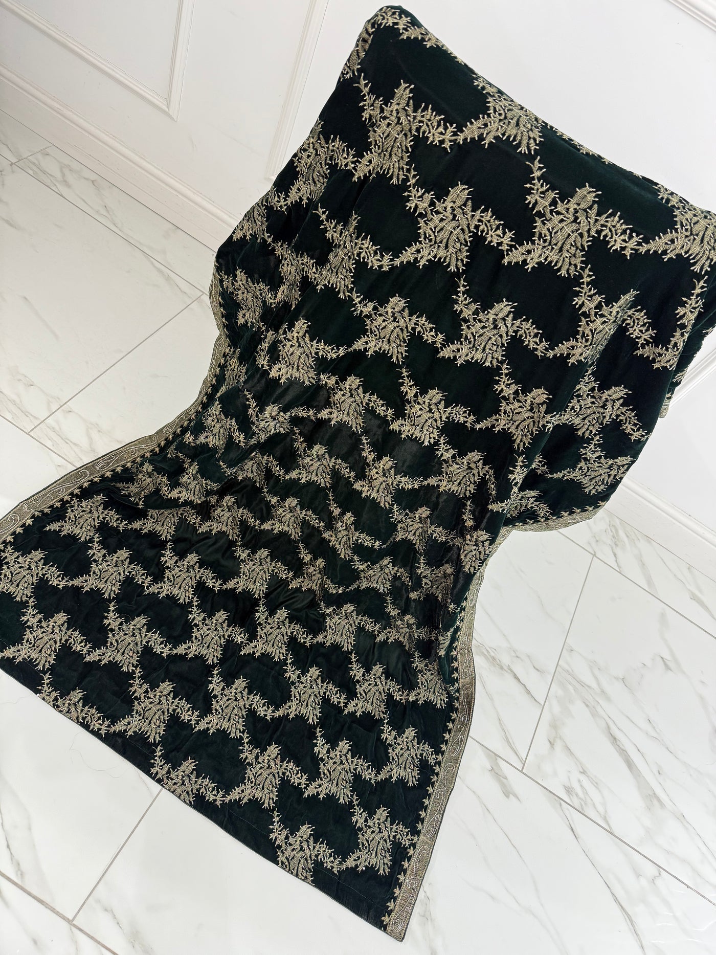 SMV102 Embroidered Velvet Shawl