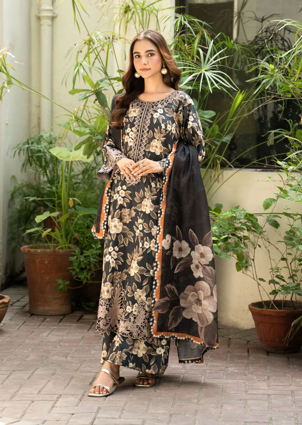 MNC-06 - Lara - Readymade - The Monochrome Collection by Raniya.H 2024 - Memsaab Online