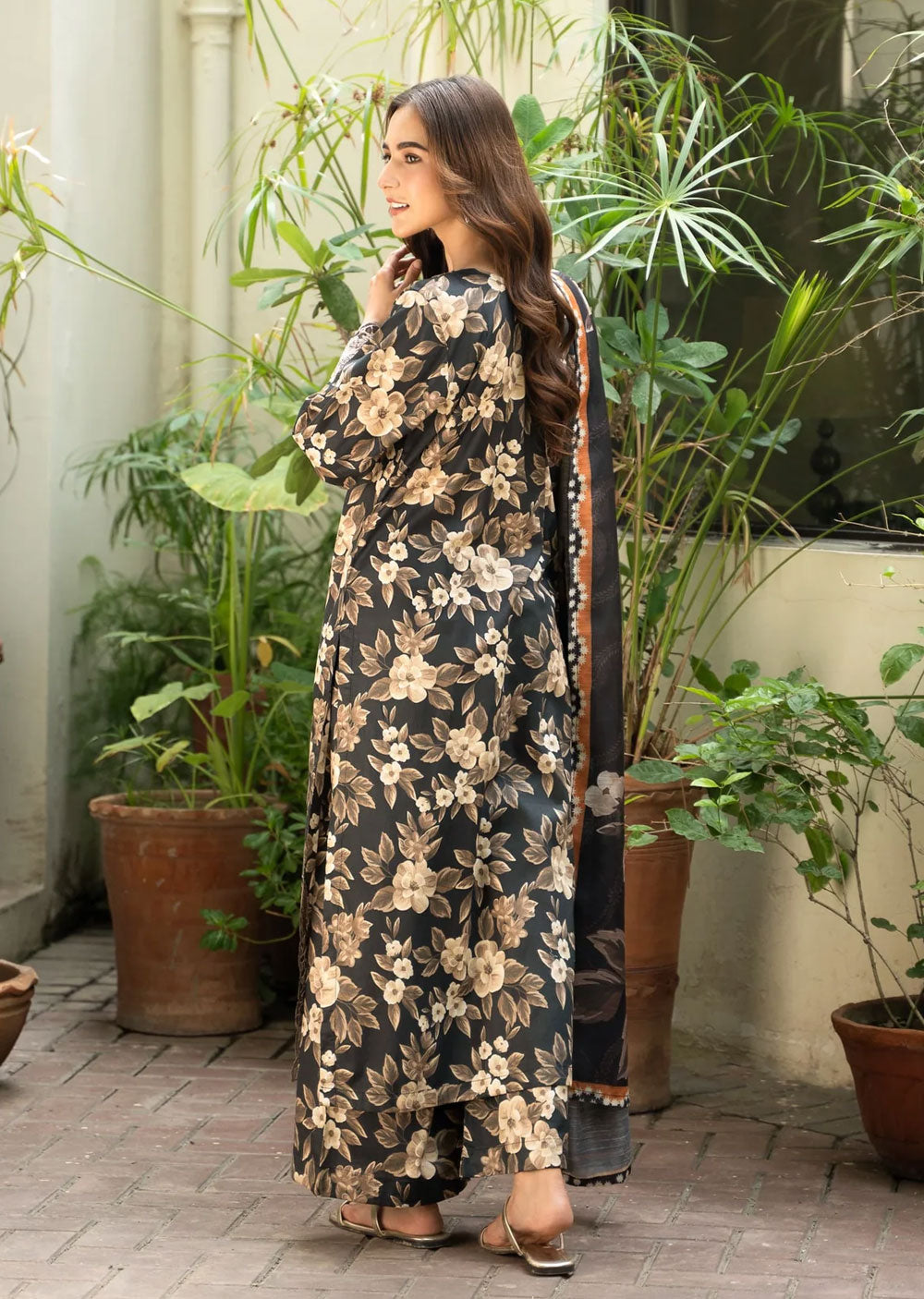 MNC-06 - Lara - Readymade - The Monochrome Collection by Raniya.H 2024 - Memsaab Online