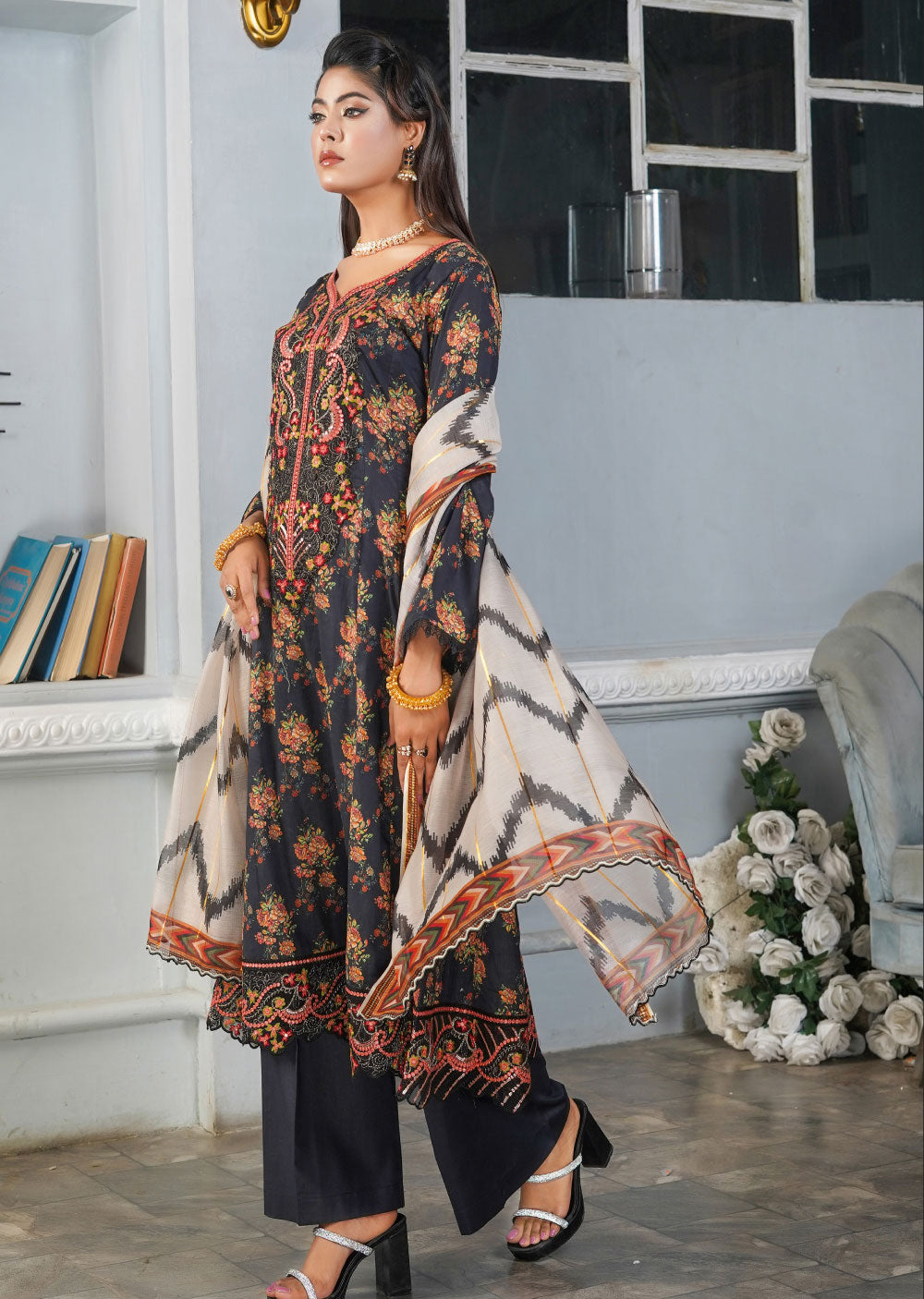 MNRD-06-R - Readymade - Munira Summer Lawn Collection 2024 - Memsaab Online