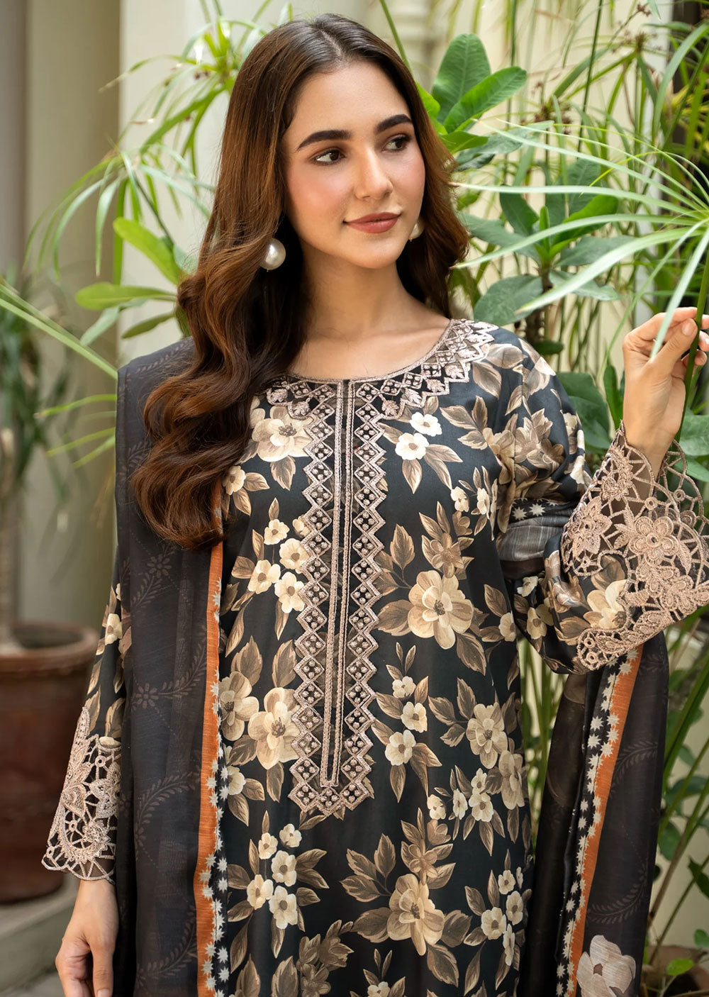 MNC-06 - Lara - Readymade - The Monochrome Collection by Raniya.H 2024 - Memsaab Online