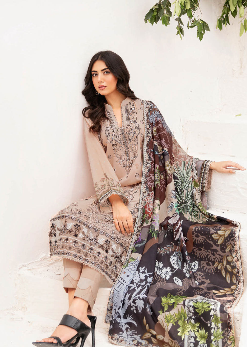 Z-1106-R - Readymade - Ramsha Mashaal Luxury Lawn Vol 11 - Memsaab Online