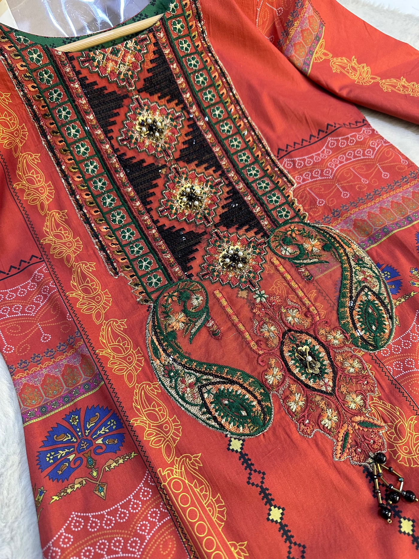 HSS-79 - Readymade Heeras Suit - Memsaab Online
