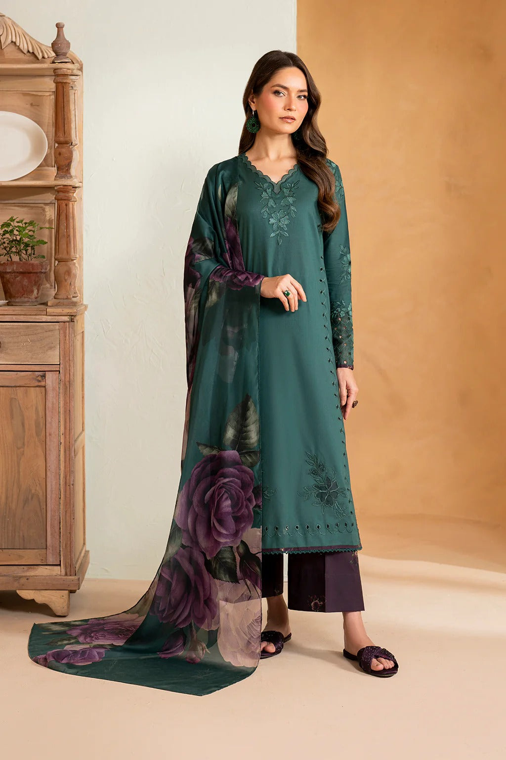 IFE-UE-468-Iznik Printed Lawn Edition 2025 - Memsaab Online