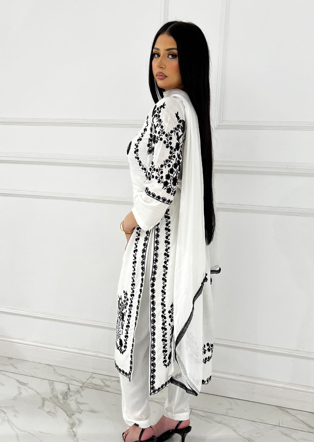 HK280 - Zareen - White Linen Outfit - Memsaab Online