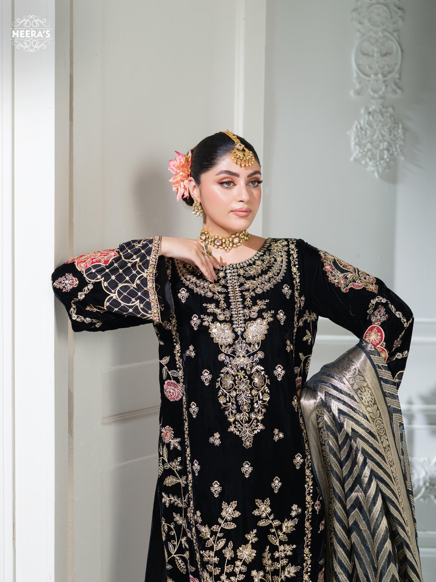 HSS-1153 - Readymade Luxury Velvet Heeras Suit - Memsaab Online