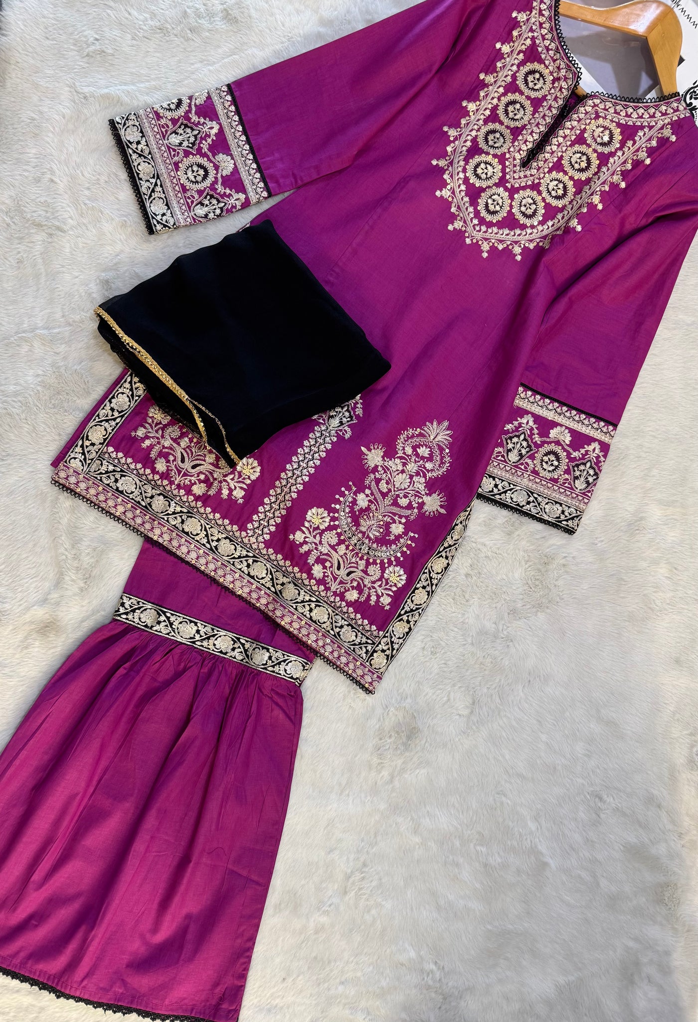 HSS-11 - Readymade - Heeras Suit - Memsaab Online