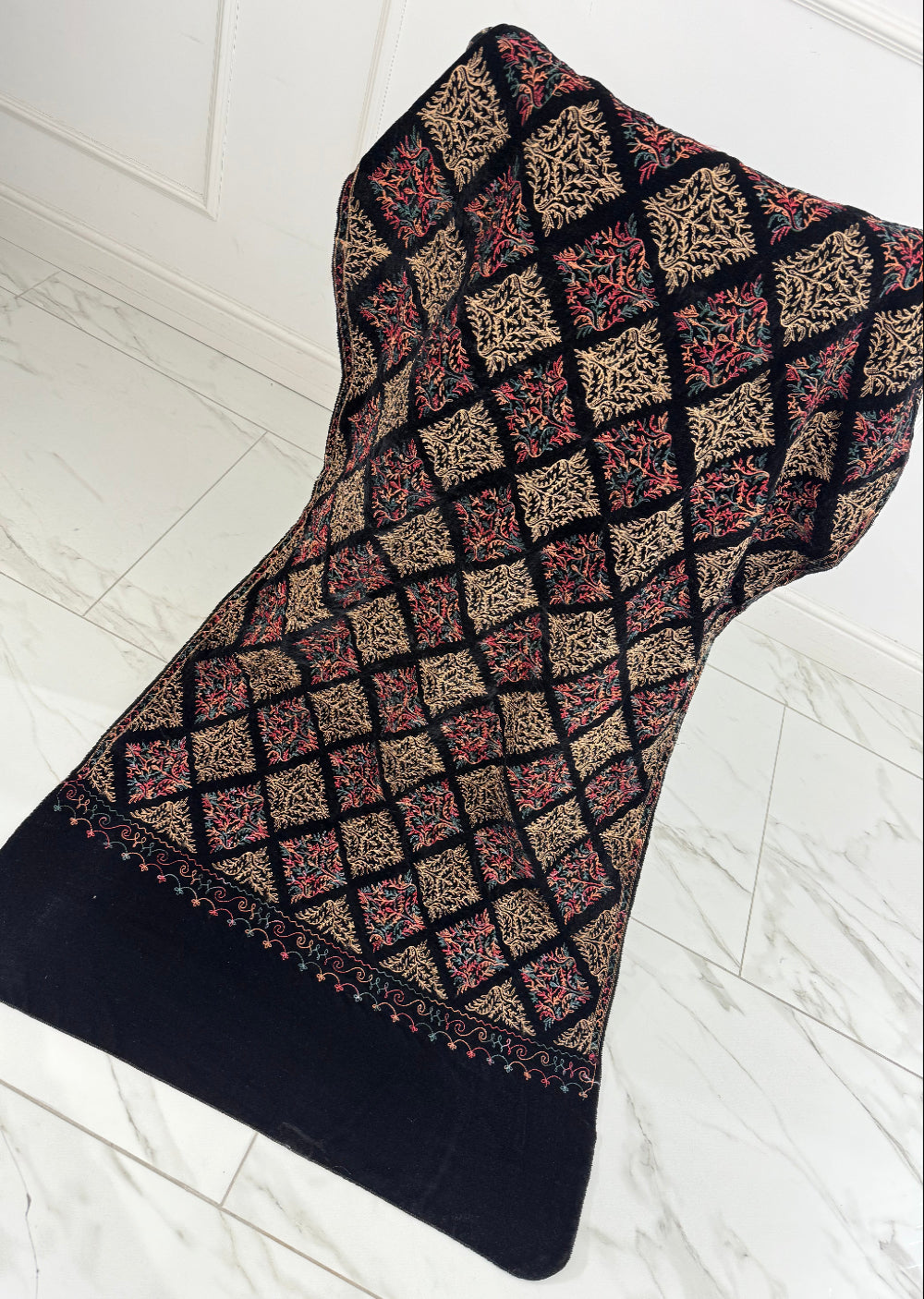 SMV101 Embroidered Velvet Shawl