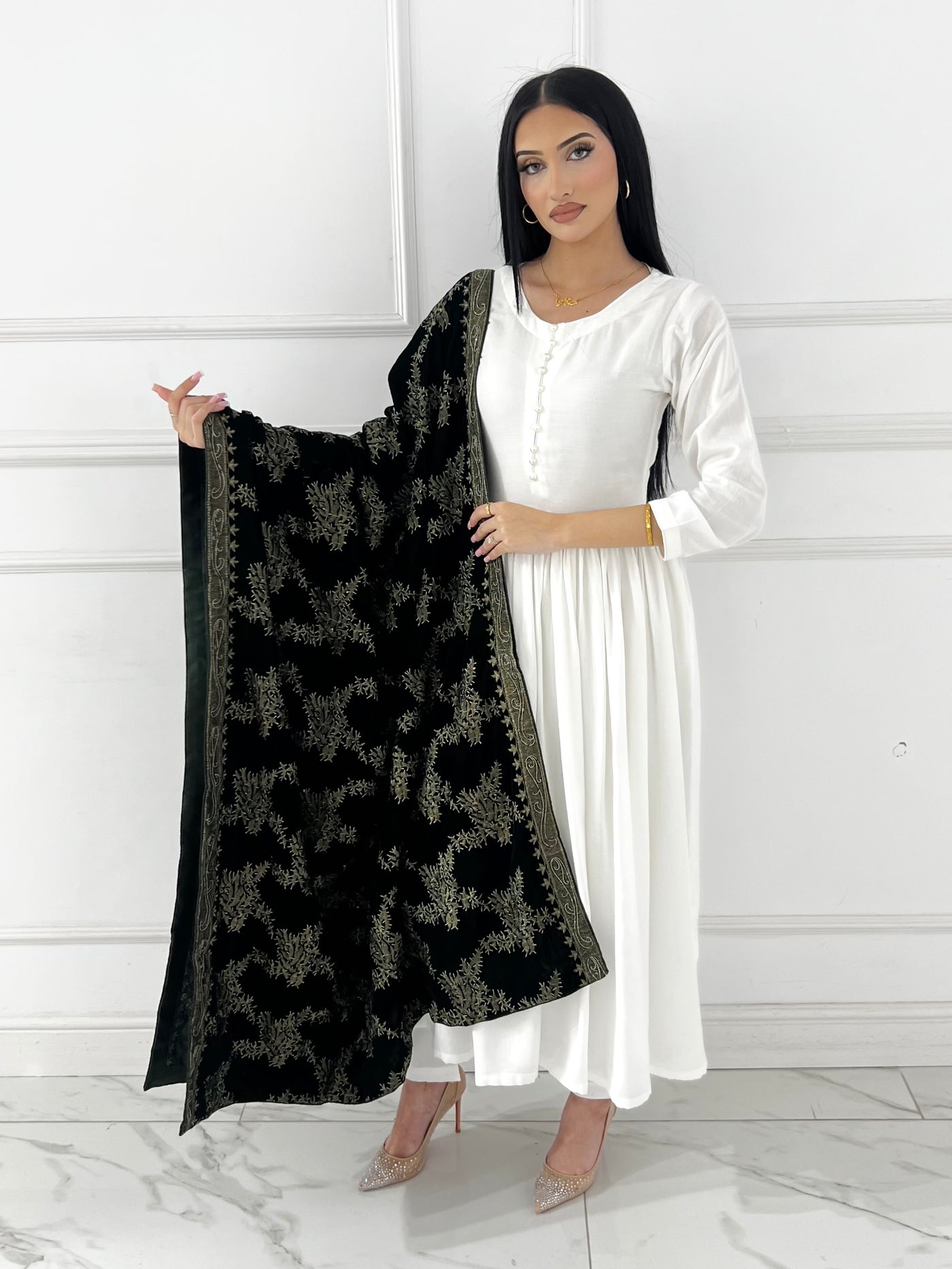 SMV102 Embroidered Velvet Shawl - Memsaab Online