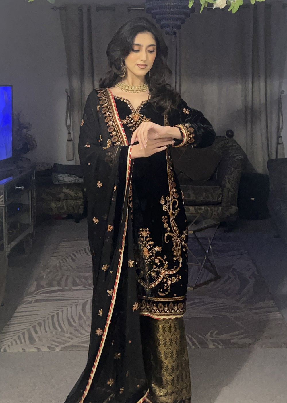 RK6101 - Black Readymade Velvet Suit - Memsaab Online