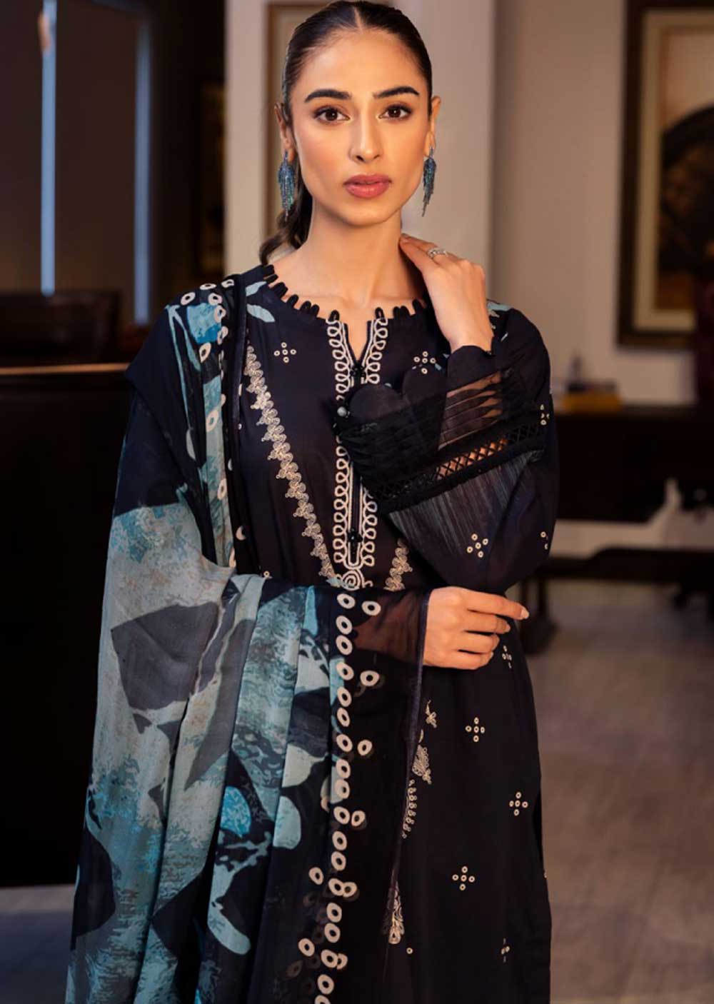 V15D08-R - Readymade - Signature Prints by Nureh Collection 2023 - Memsaab Online