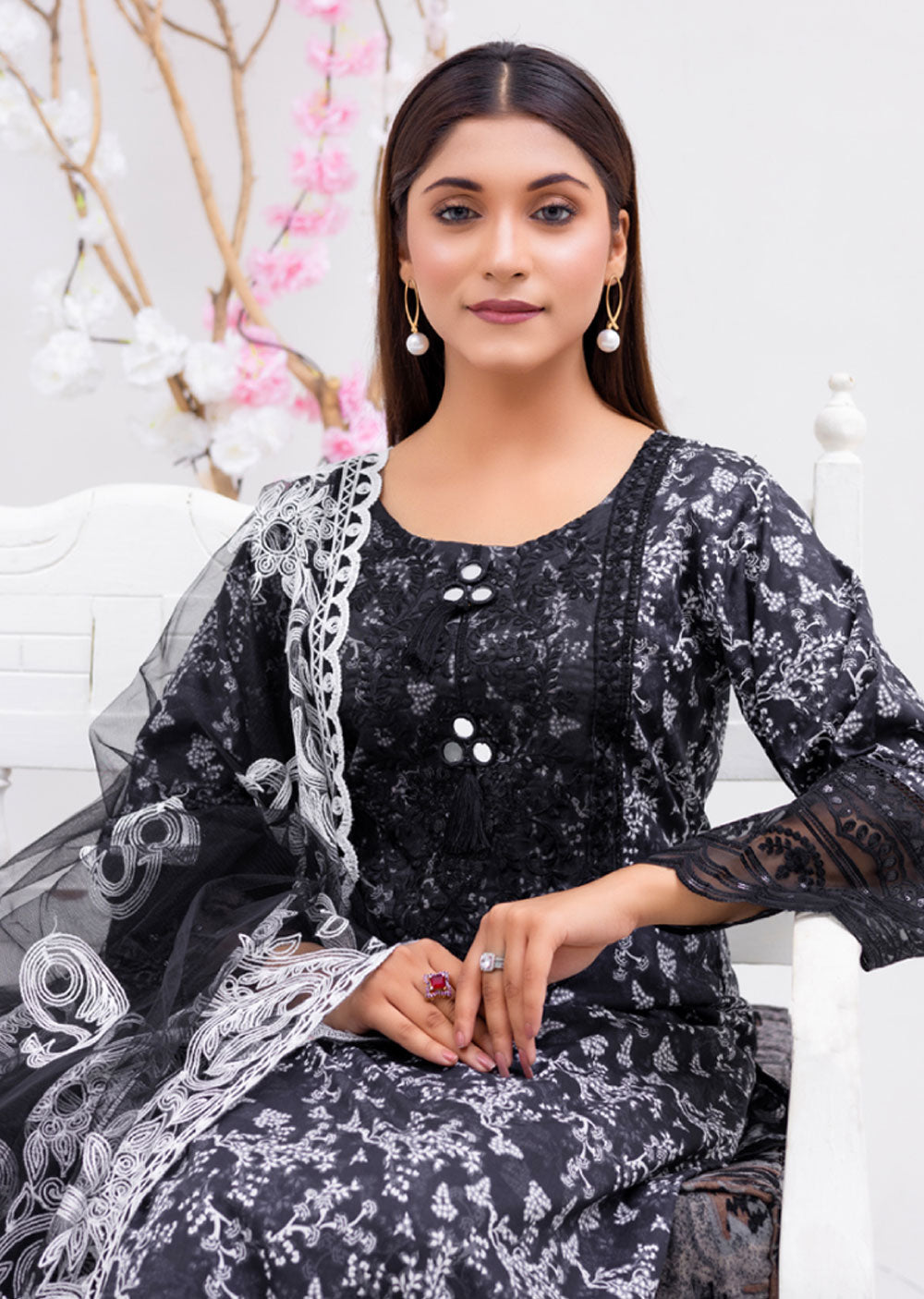 RGZ4008 Readymade Black/White Pearl Lawn Suit - Memsaab Online