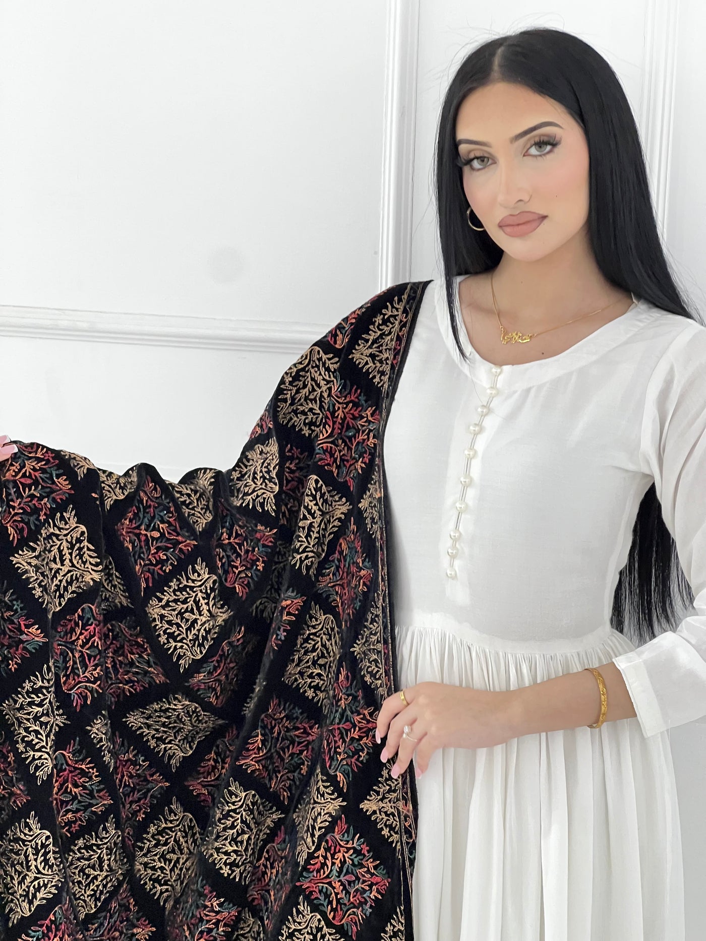 SMV101 Embroidered Velvet Shawl - Memsaab Online
