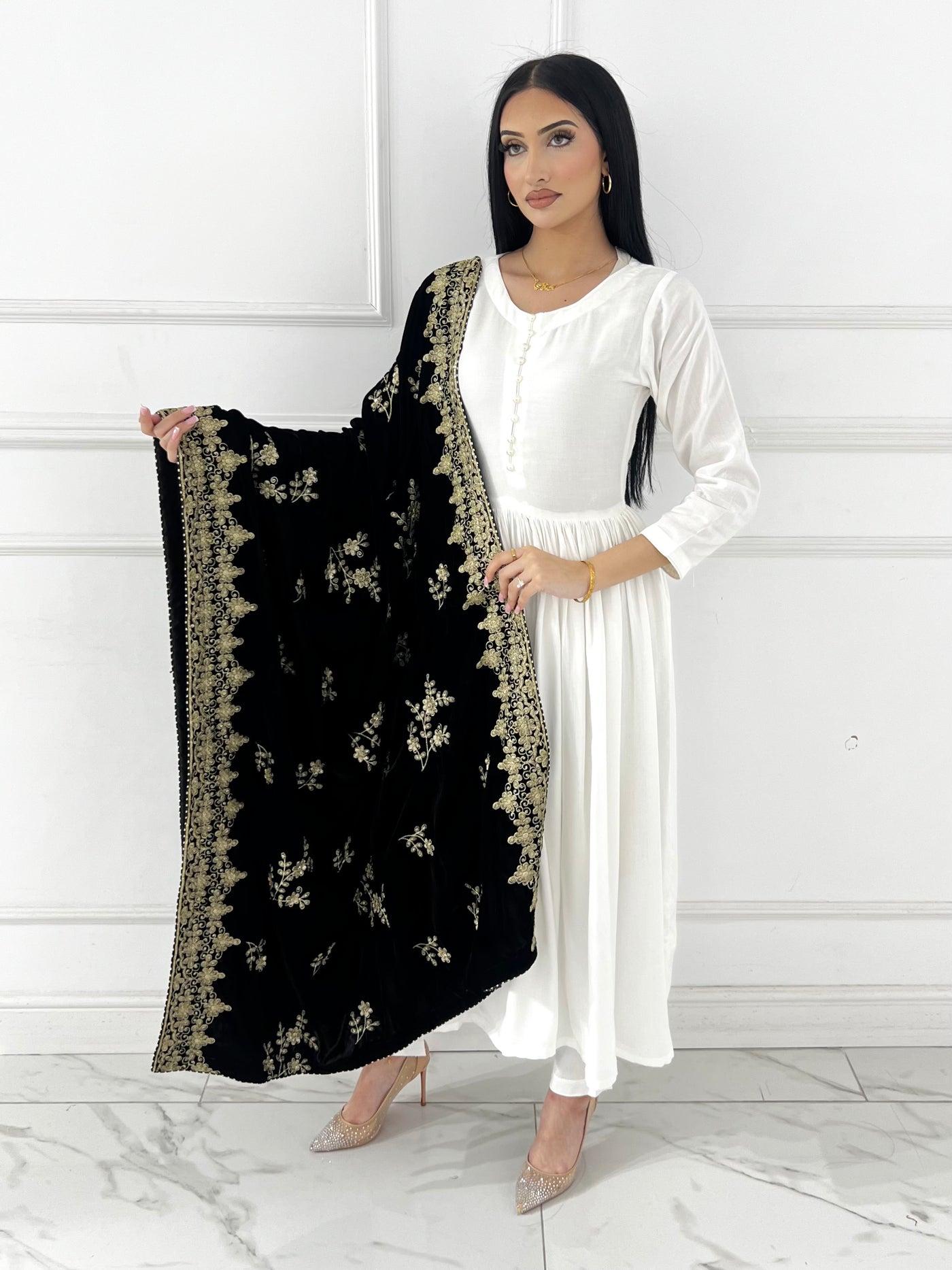 SMV103 Embroidered Velvet Shawl - Memsaab Online