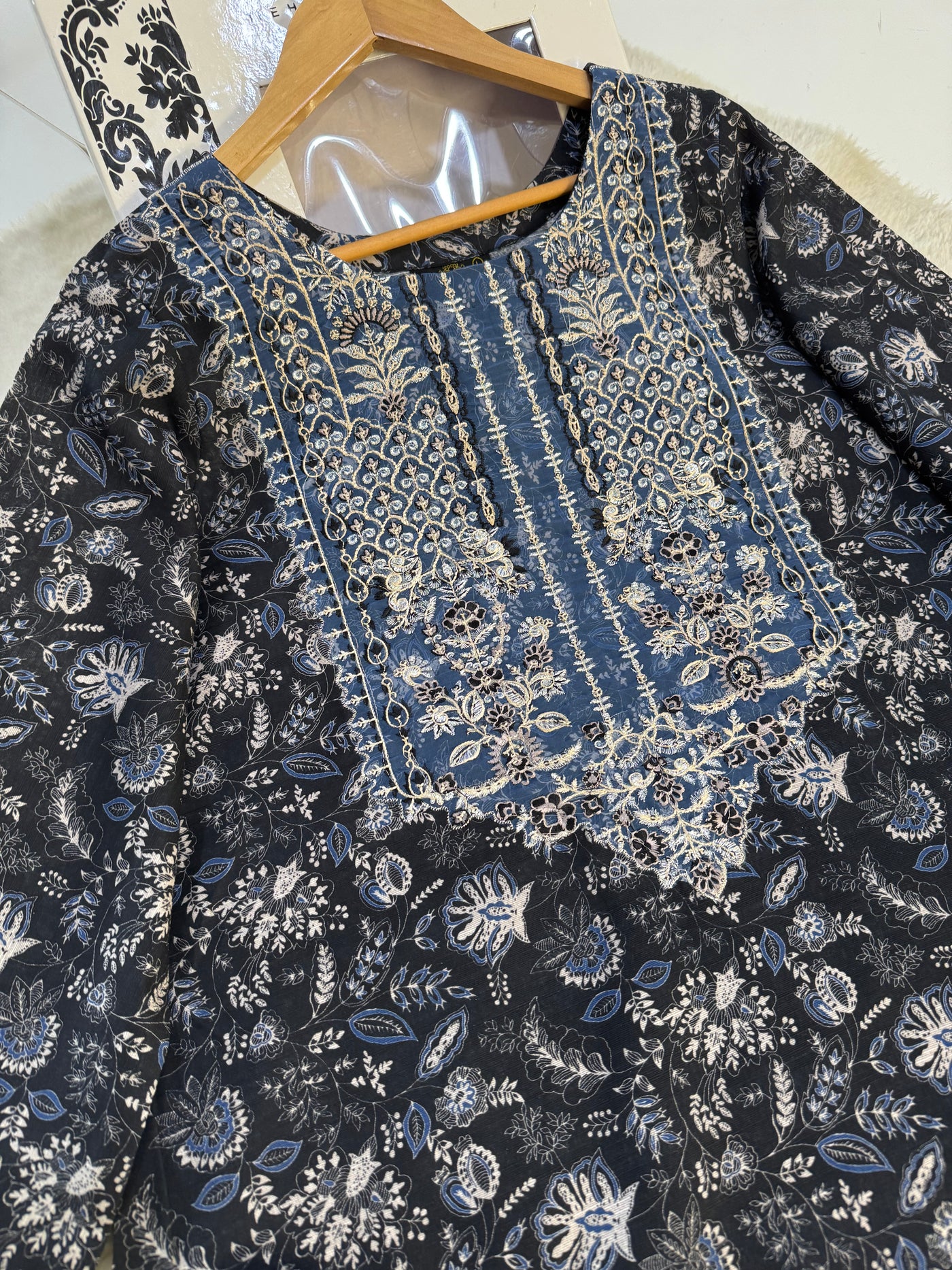 HSS-14 - Readymade Heeras Suit - Memsaab Online