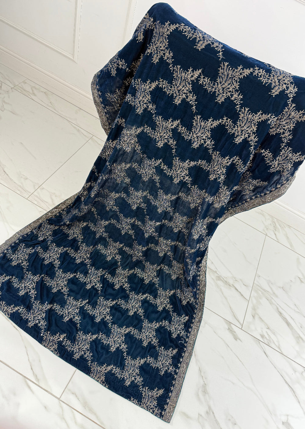 SMV102 Embroidered Velvet Shawl