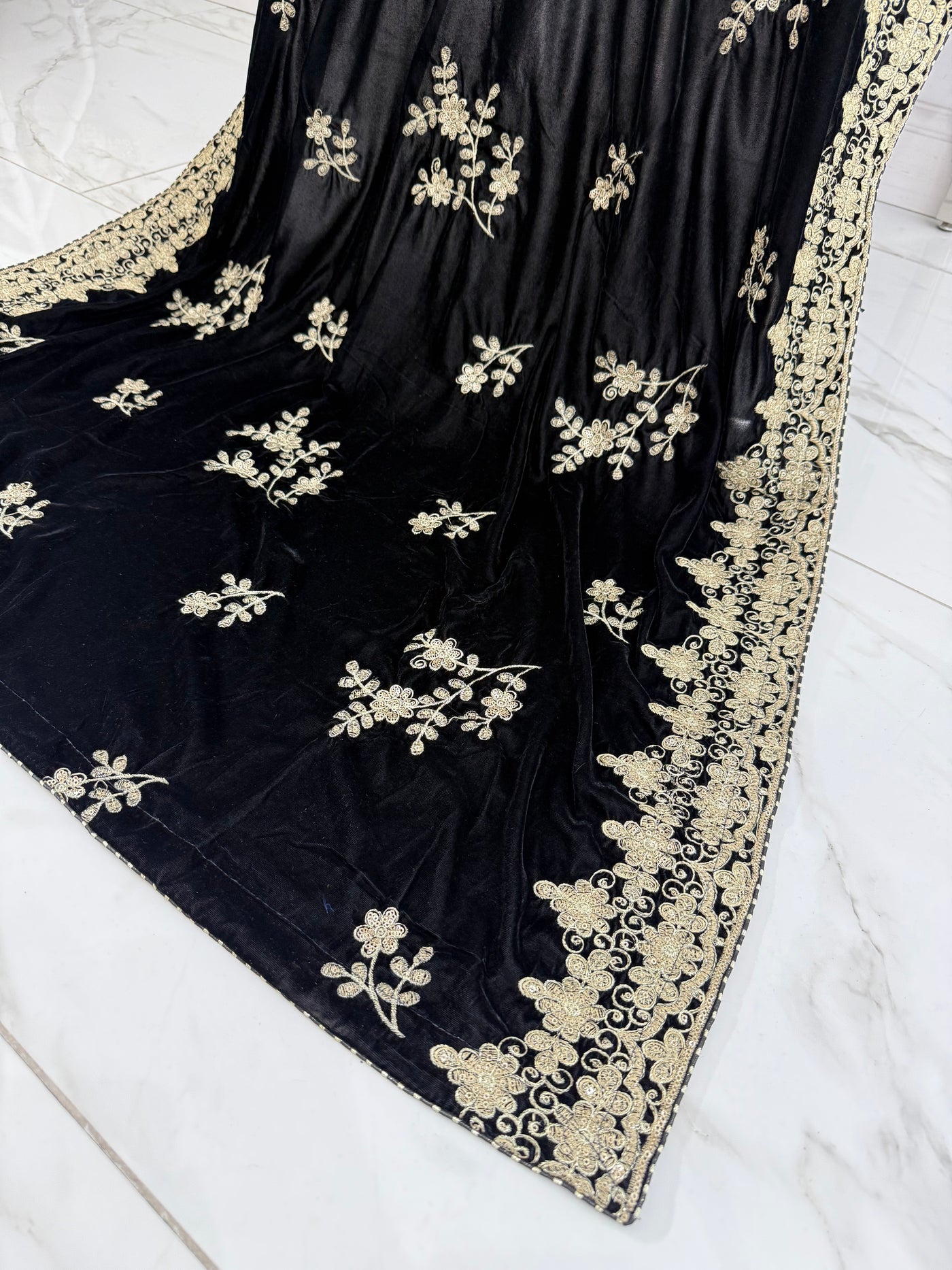 SMV103 Embroidered Velvet Shawl