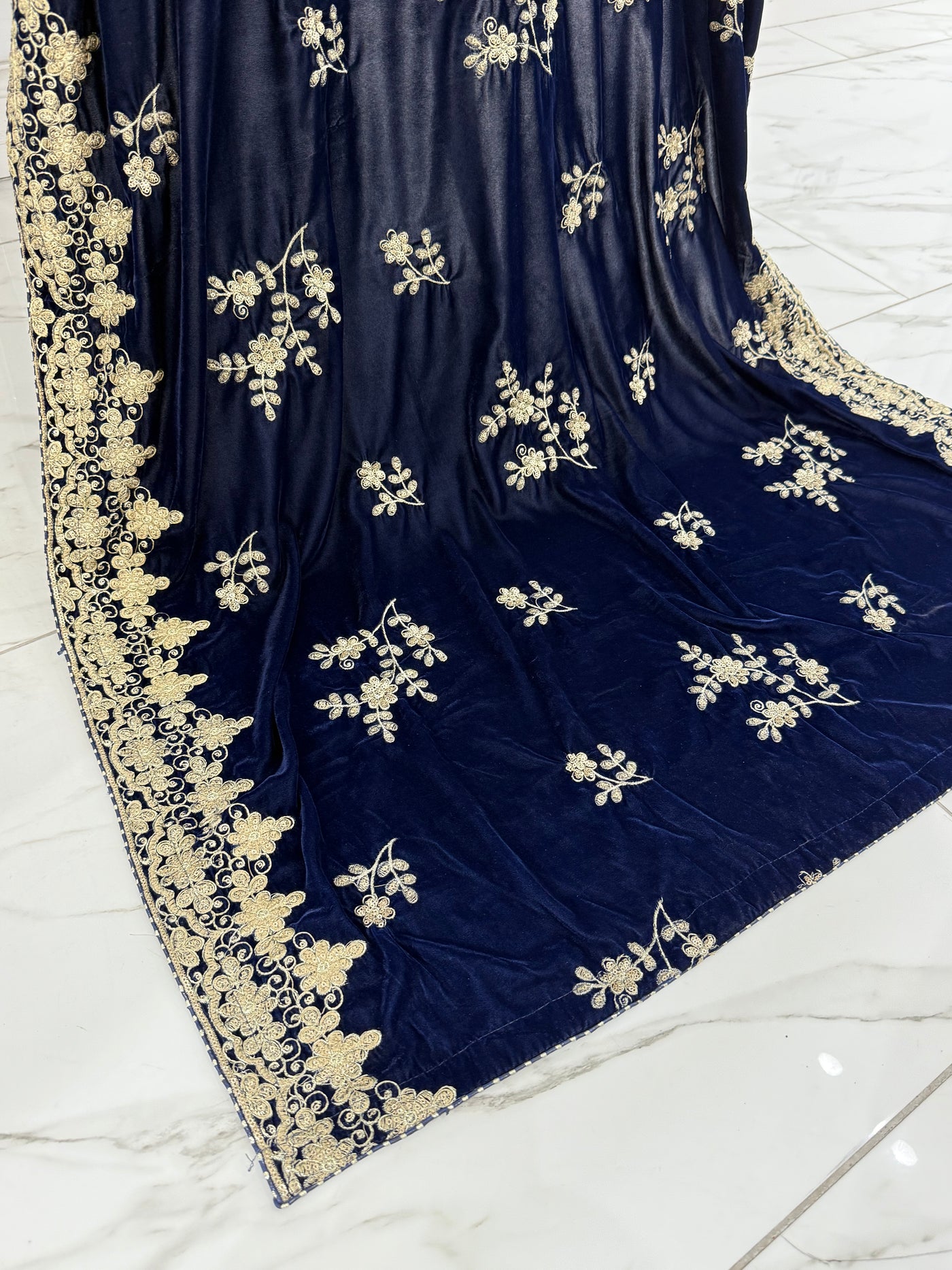 SMV103 Embroidered Velvet Shawl