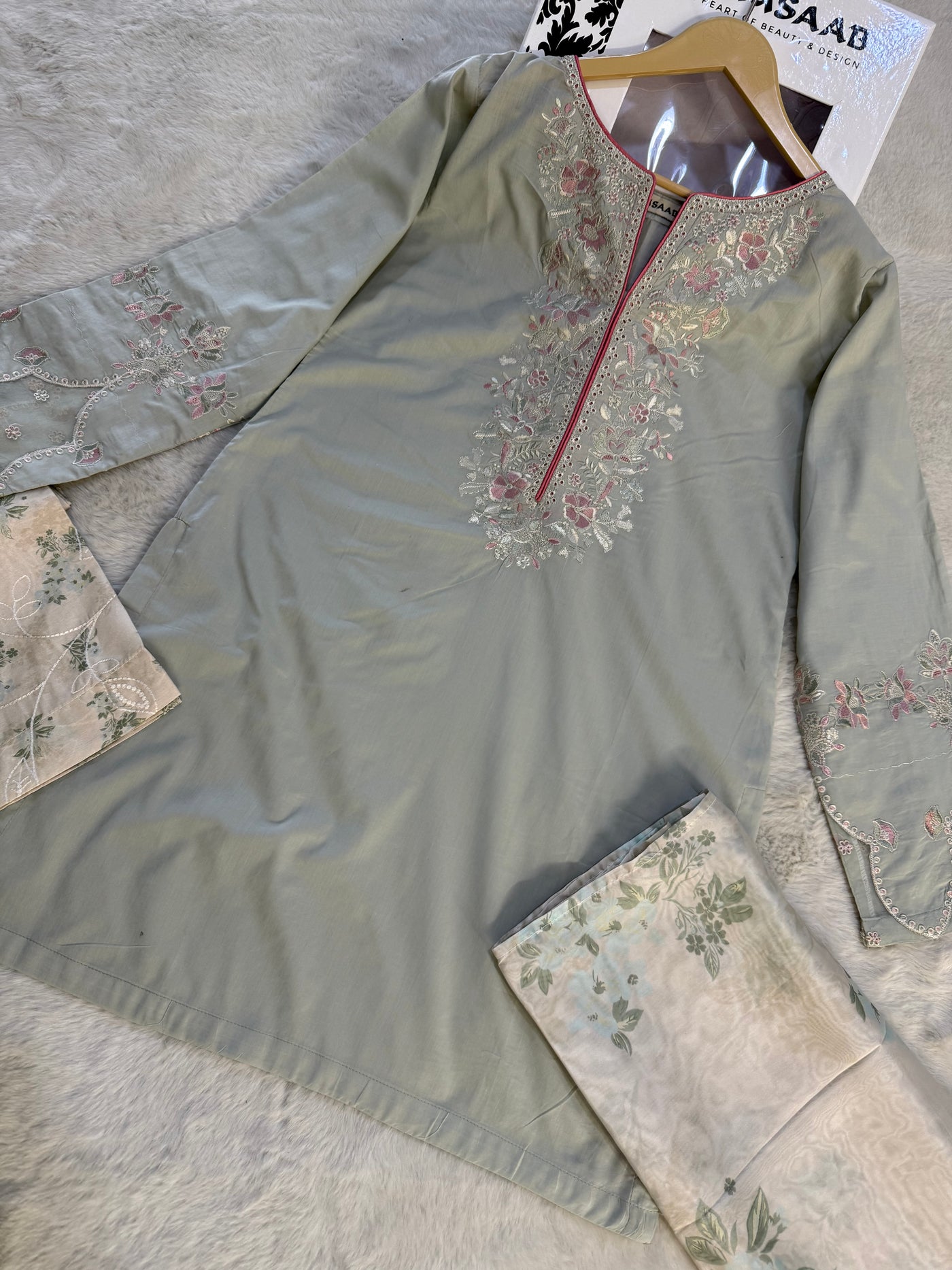 IFE-UE-472-Iznik Printed Lawn Edition 2025 - Memsaab Online