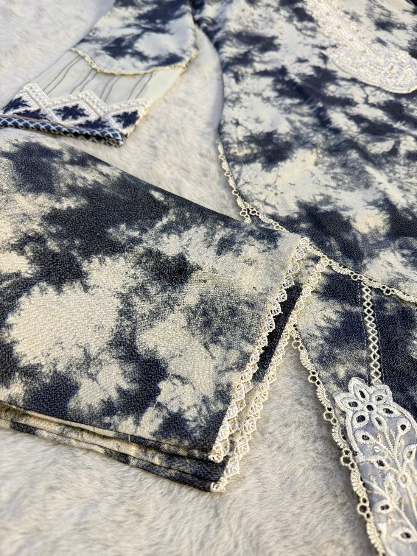 MDNA-26 - Readymade Embroidered Dhanak Outfit - Memsaab Online
