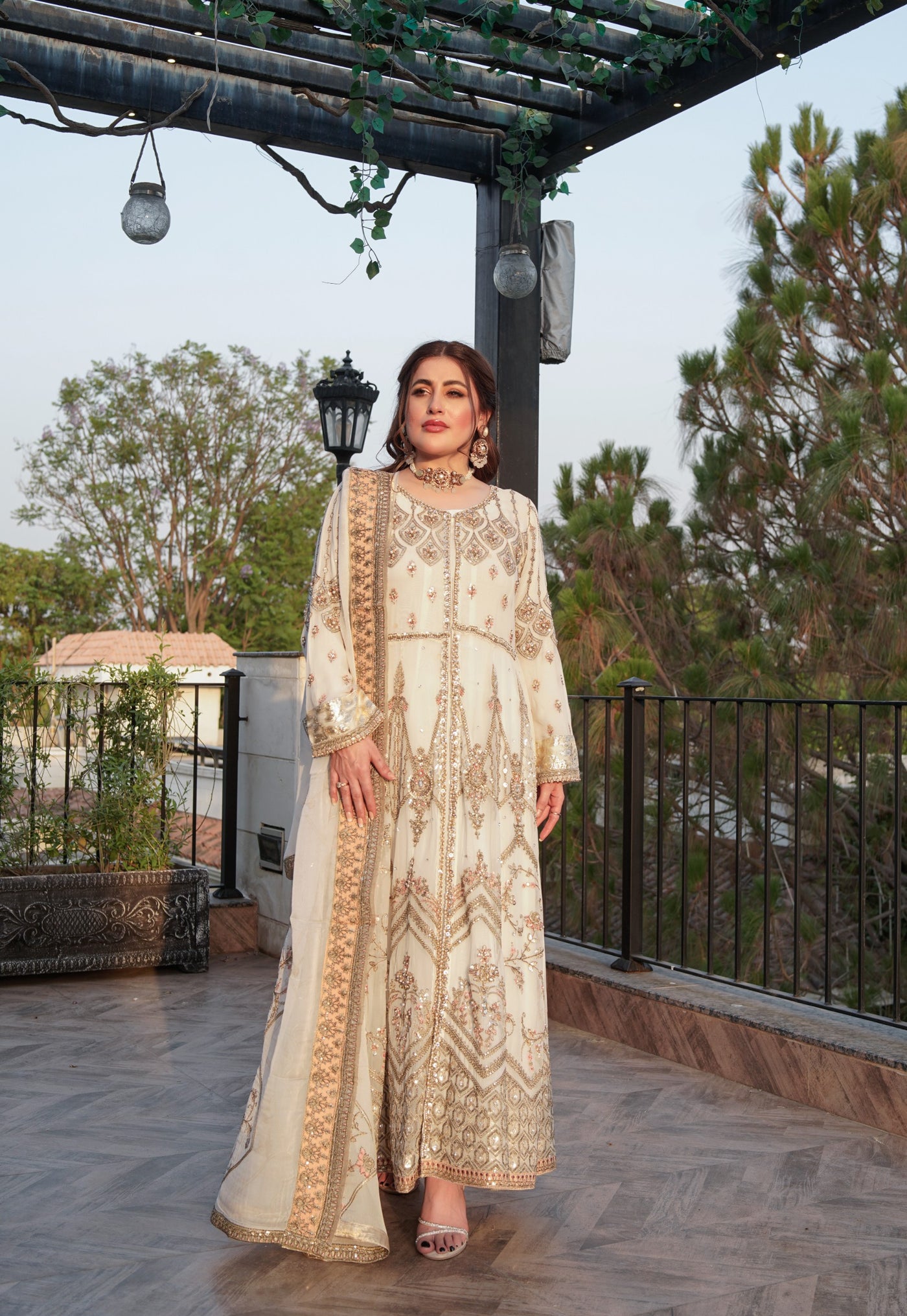 MARW-1600- Off White - Readymade Wedding Wear Outfit - Memsaab Online