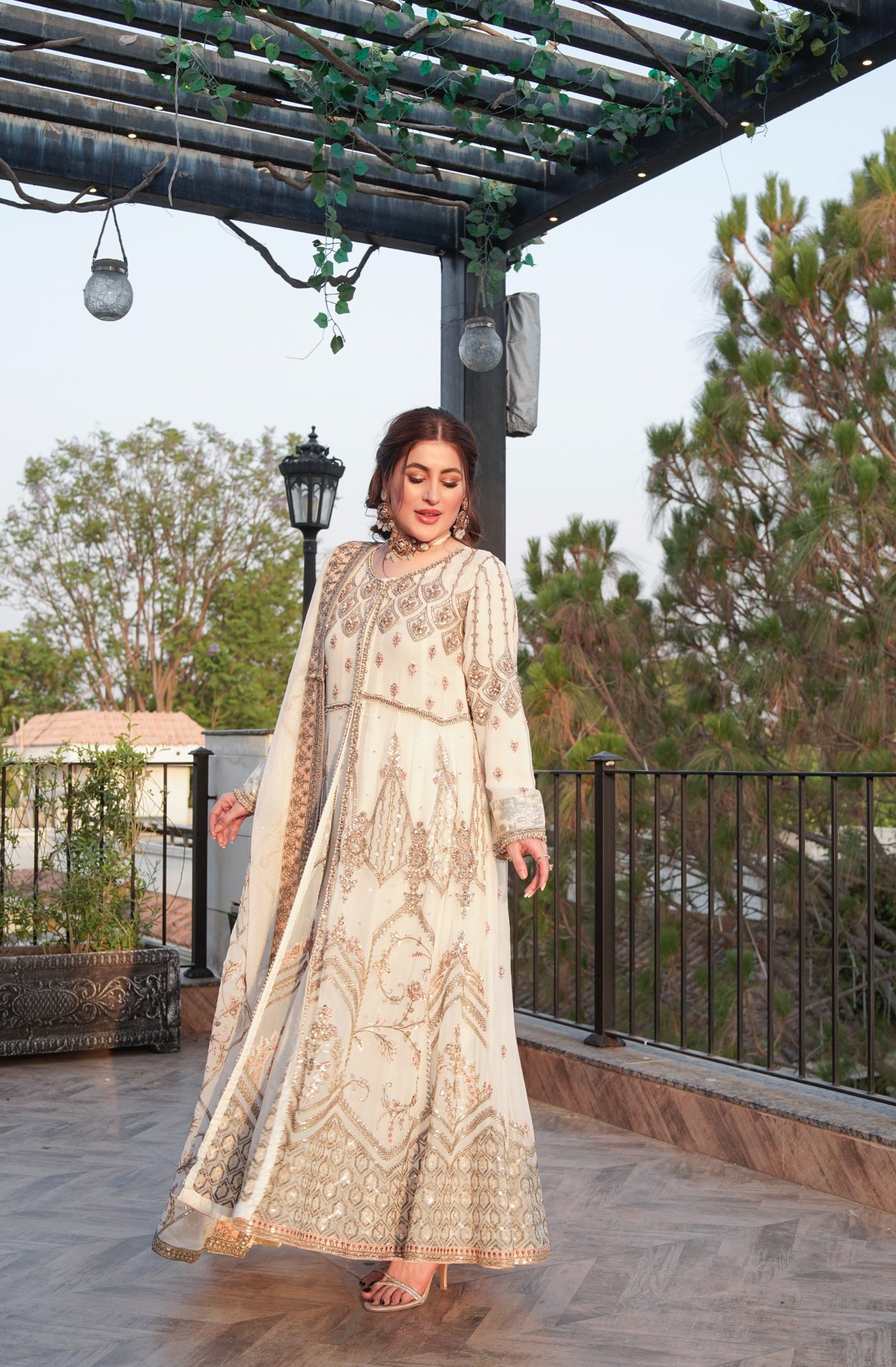 MARW-1600- Off White - Readymade Wedding Wear Outfit - Memsaab Online