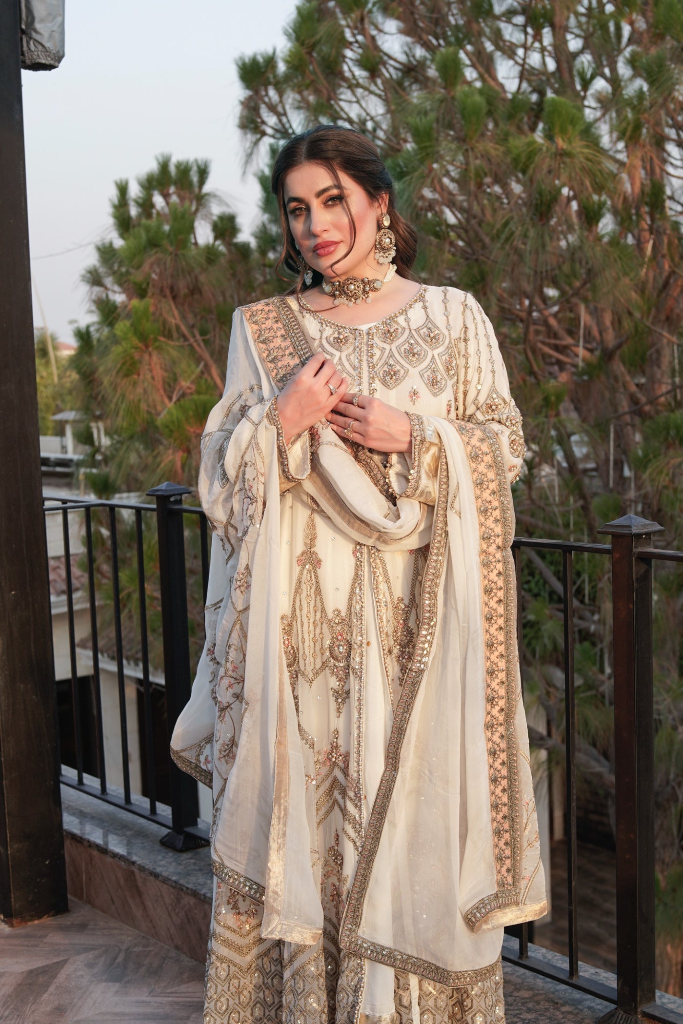 MARW-1600- Off White - Readymade Wedding Wear Outfit - Memsaab Online