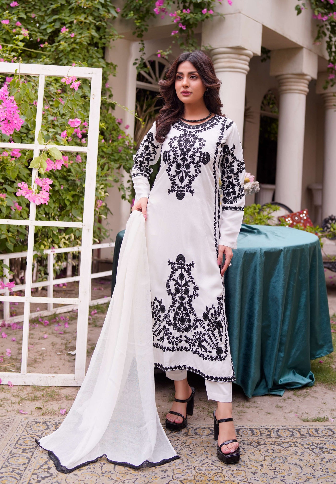 HK280 - Zareen - White Mummy n Me Linen Outfit - Memsaab Online