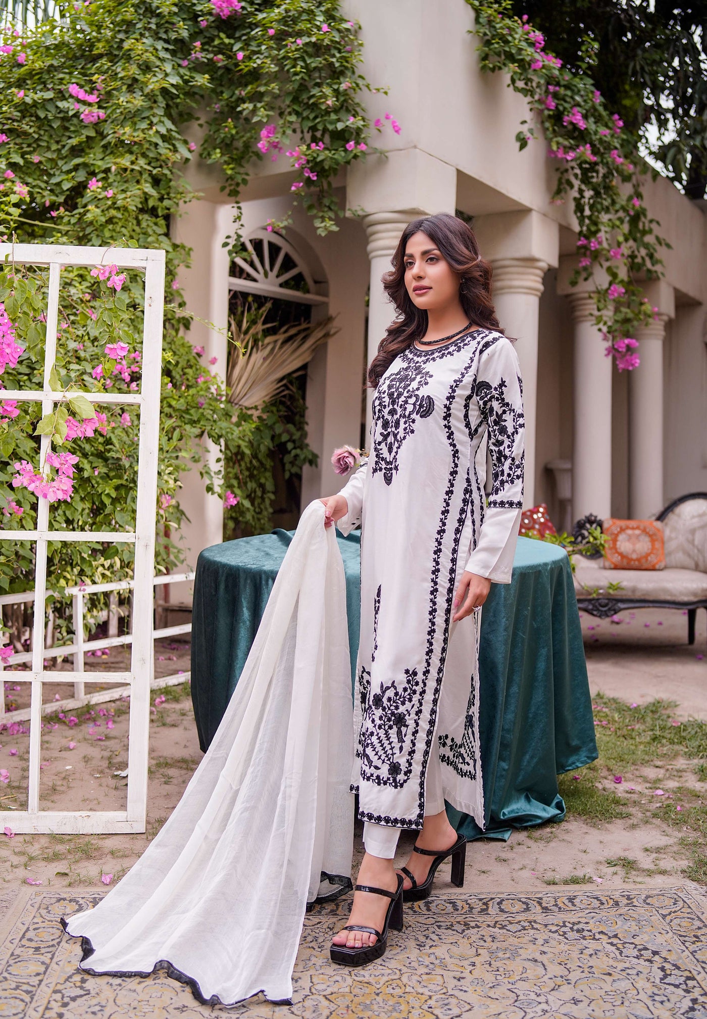 HK280 - Zareen - White Mummy n Me Linen Outfit - Memsaab Online