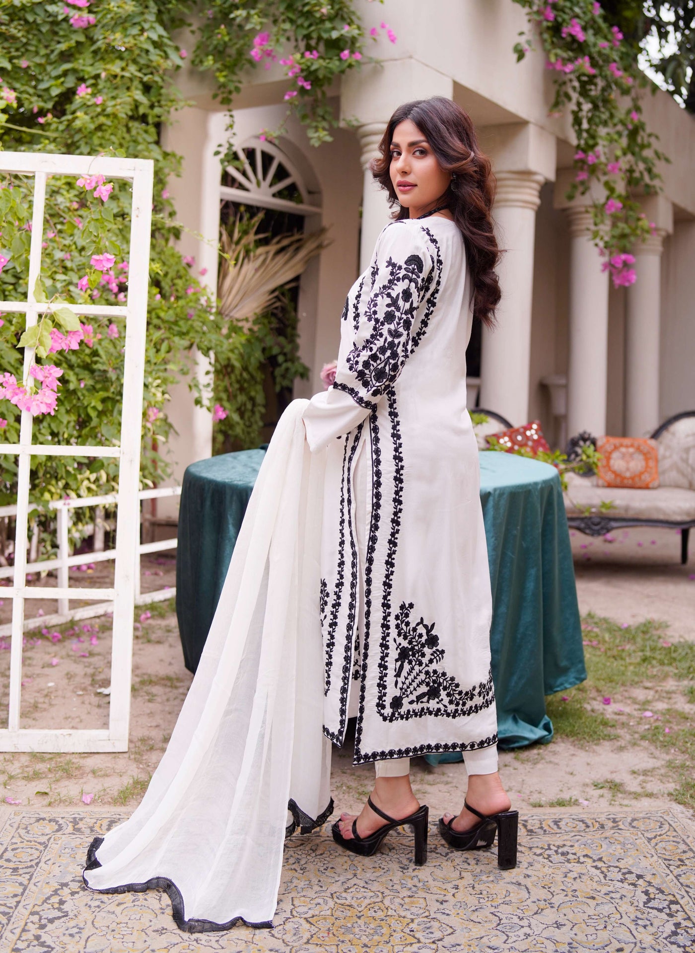 HK280 - Zareen - White Mummy n Me Linen Outfit - Memsaab Online
