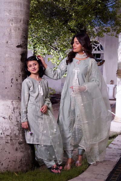 HK299 - Green - Readymade - Mummy n Me Linen Outfit 2025 - Memsaab Online