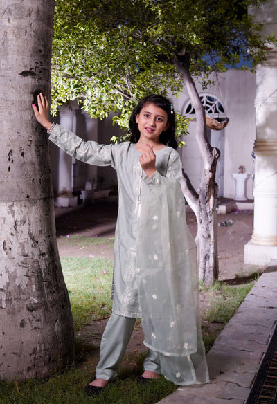 HK299 - Green - Readymade - Mummy n Me Linen Outfit 2025 - Memsaab Online
