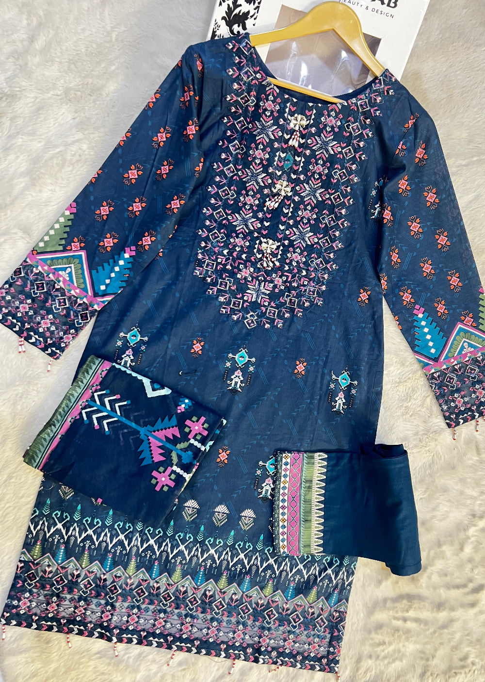 HSS-1129 - Readymade Heeras Suit