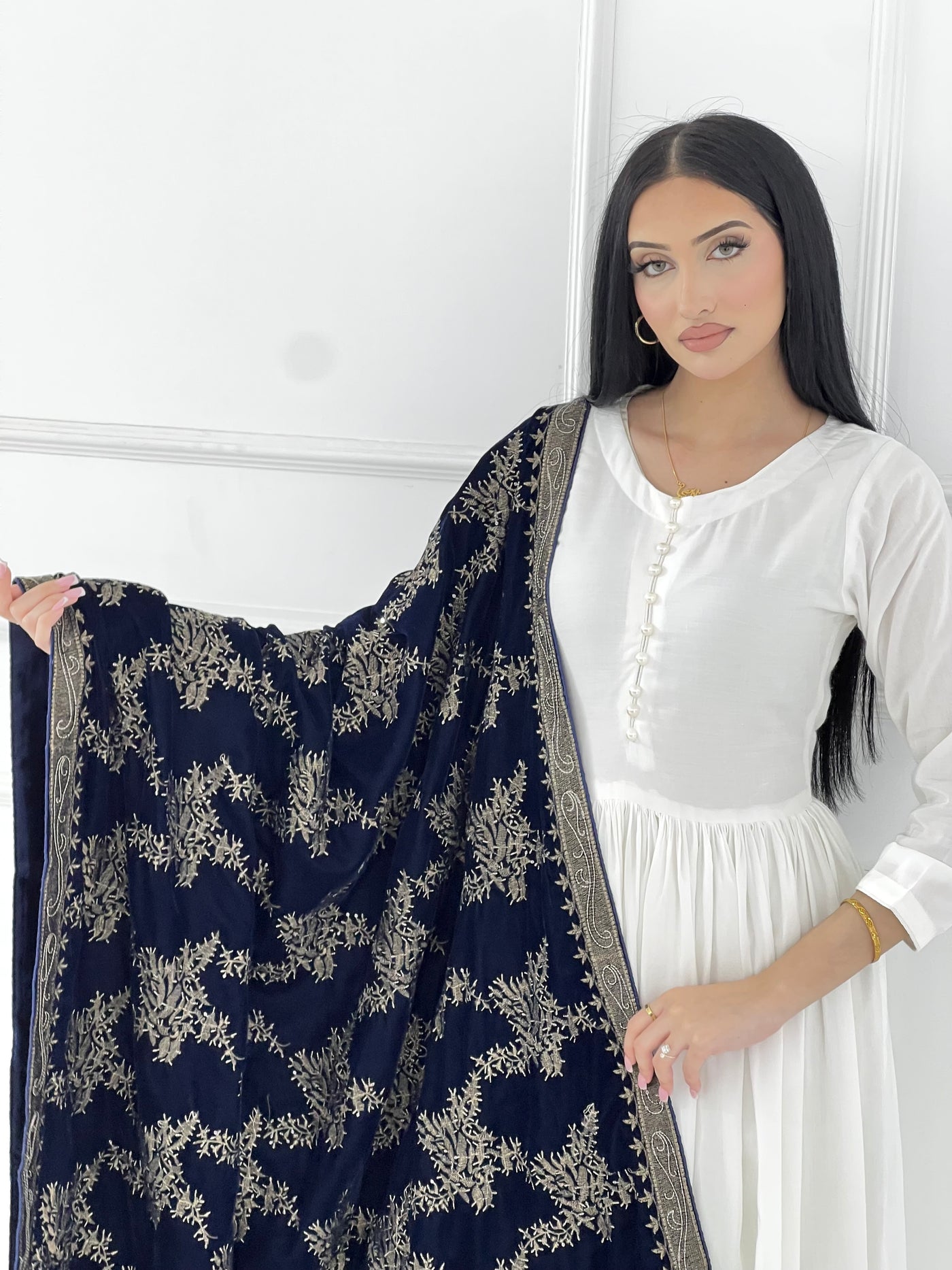 SMV102 Embroidered Velvet Shawl - Memsaab Online
