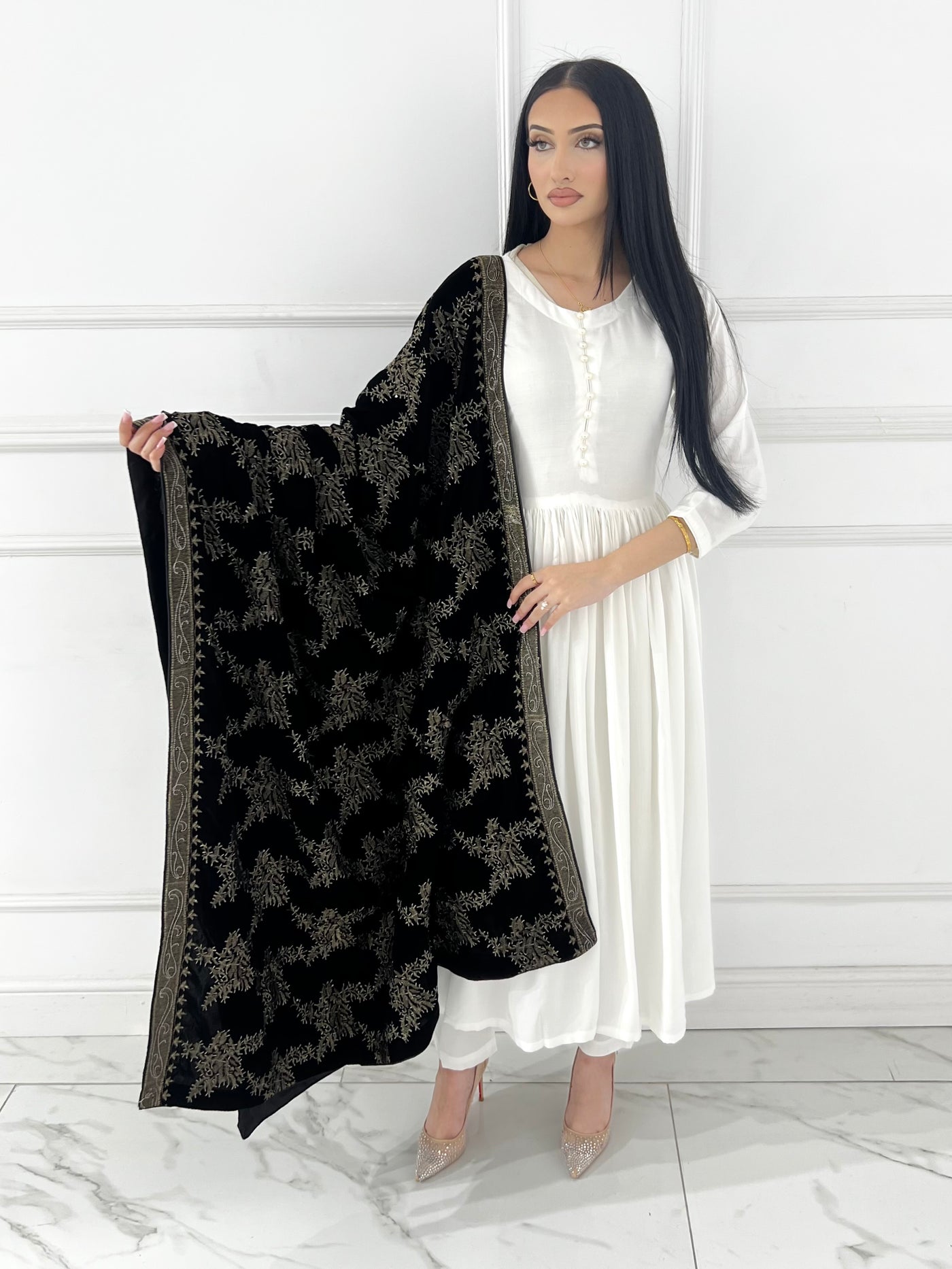SMV102 Embroidered Velvet Shawl - Memsaab Online