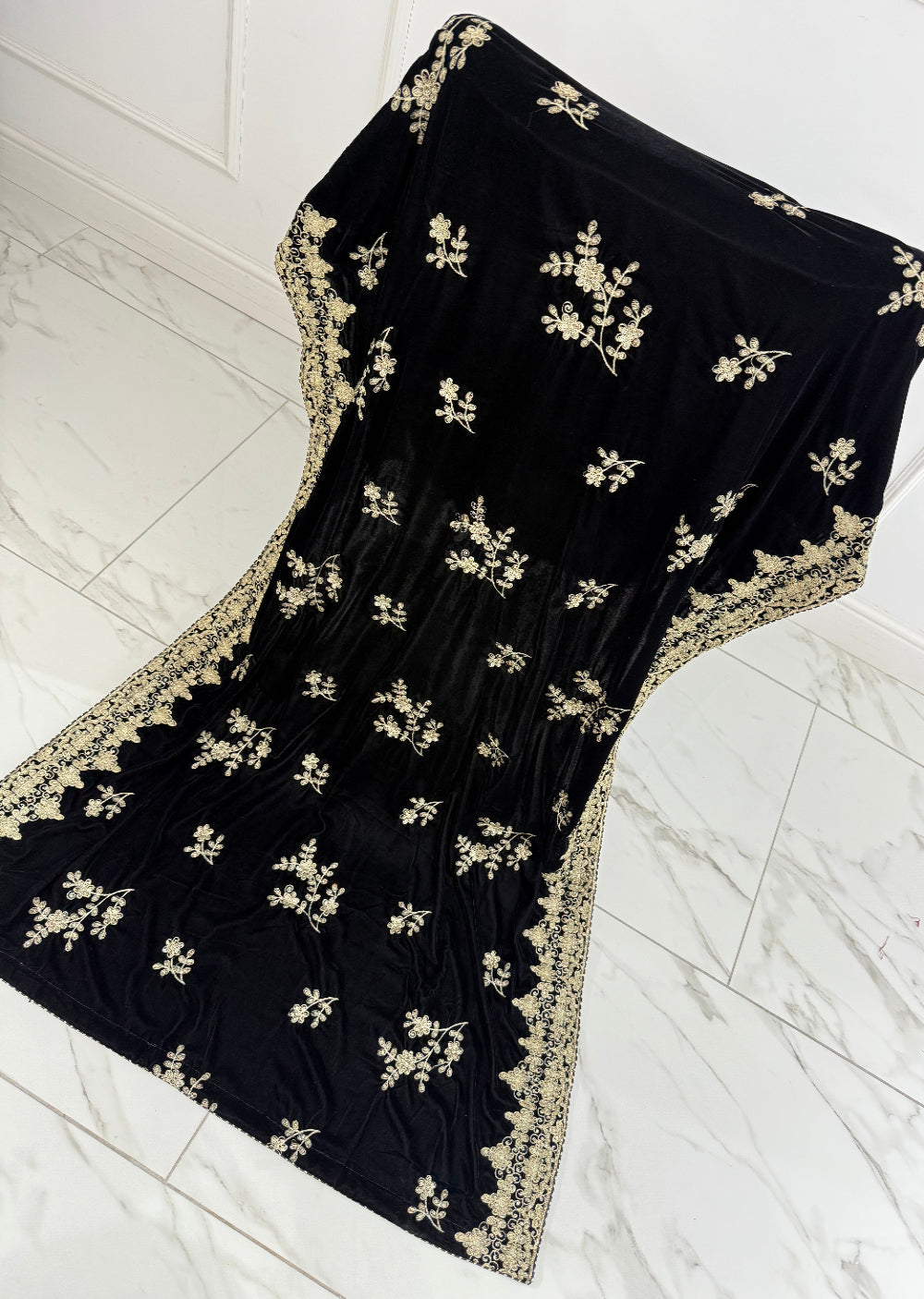 SMV103 Embroidered Velvet Shawl