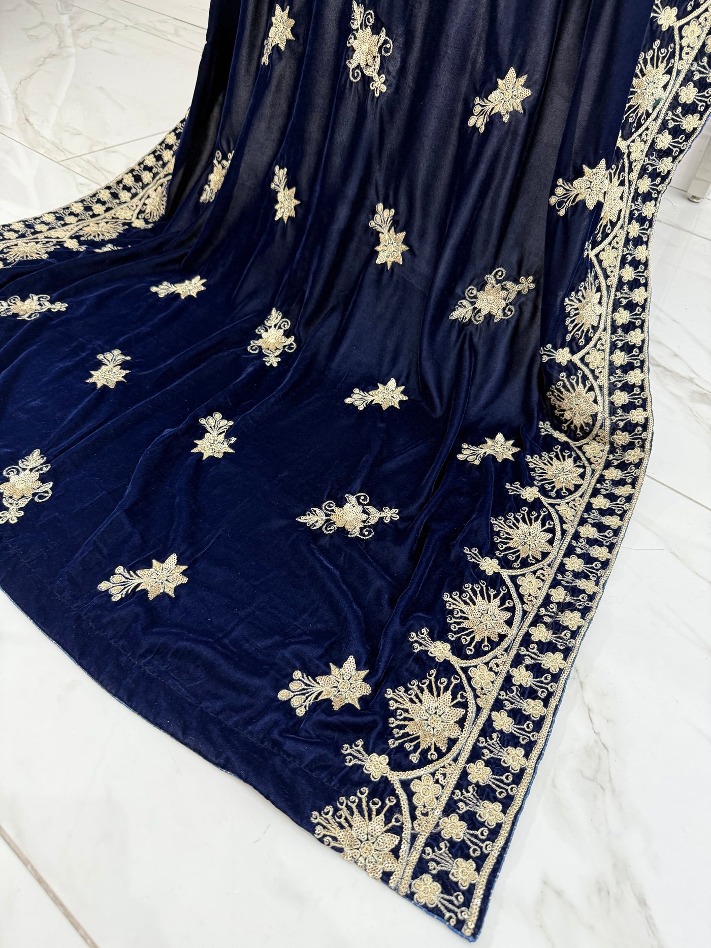 SMV104 Embroidered Velvet Shawl