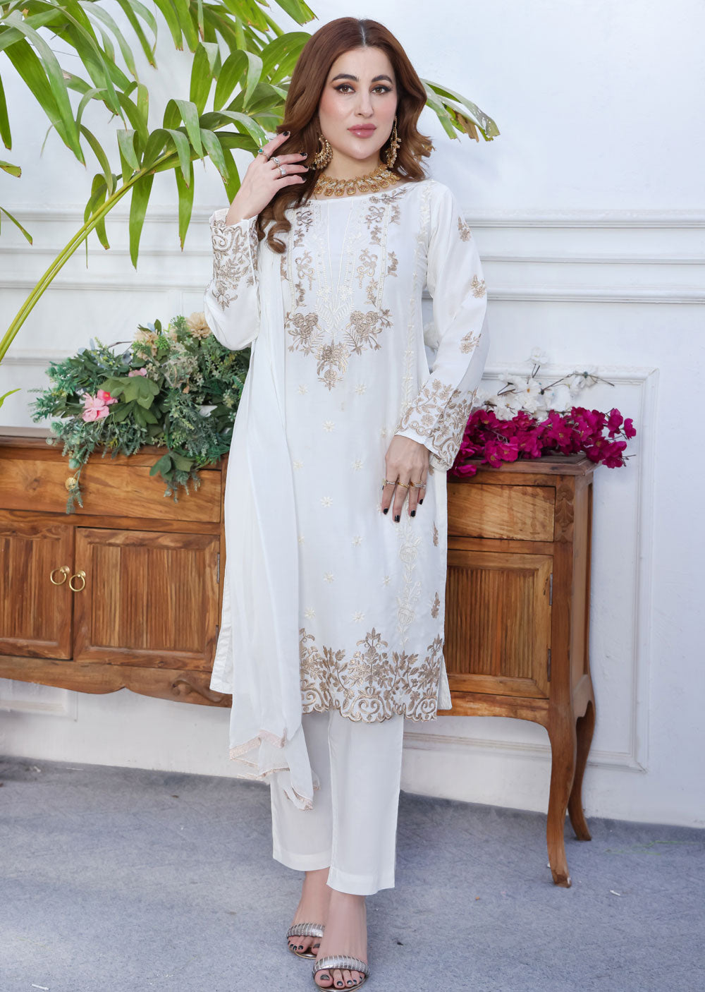 HK249 - White Readymade Linen Suit - Memsaab Online