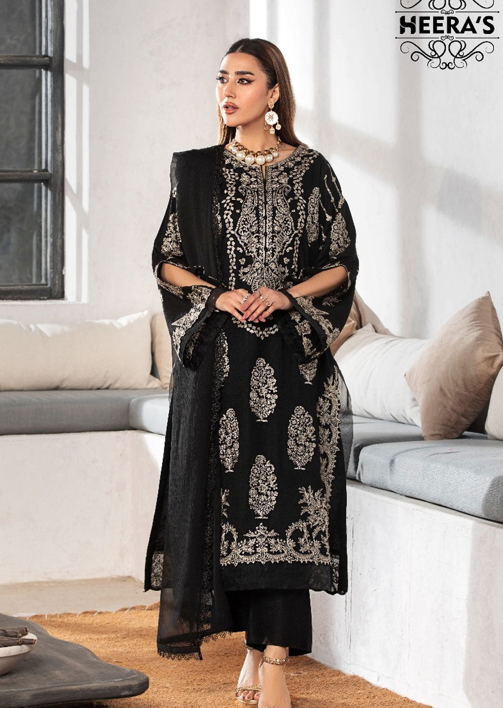 HSS-118 - Readymade Heeras Suit - Memsaab Online