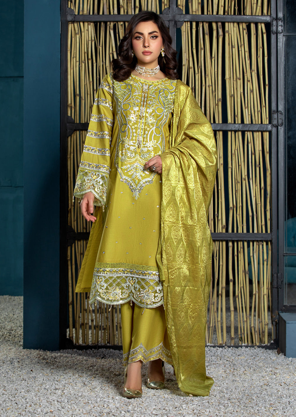 HSS-237 - Readymade Heeras linen Suit - Memsaab Online