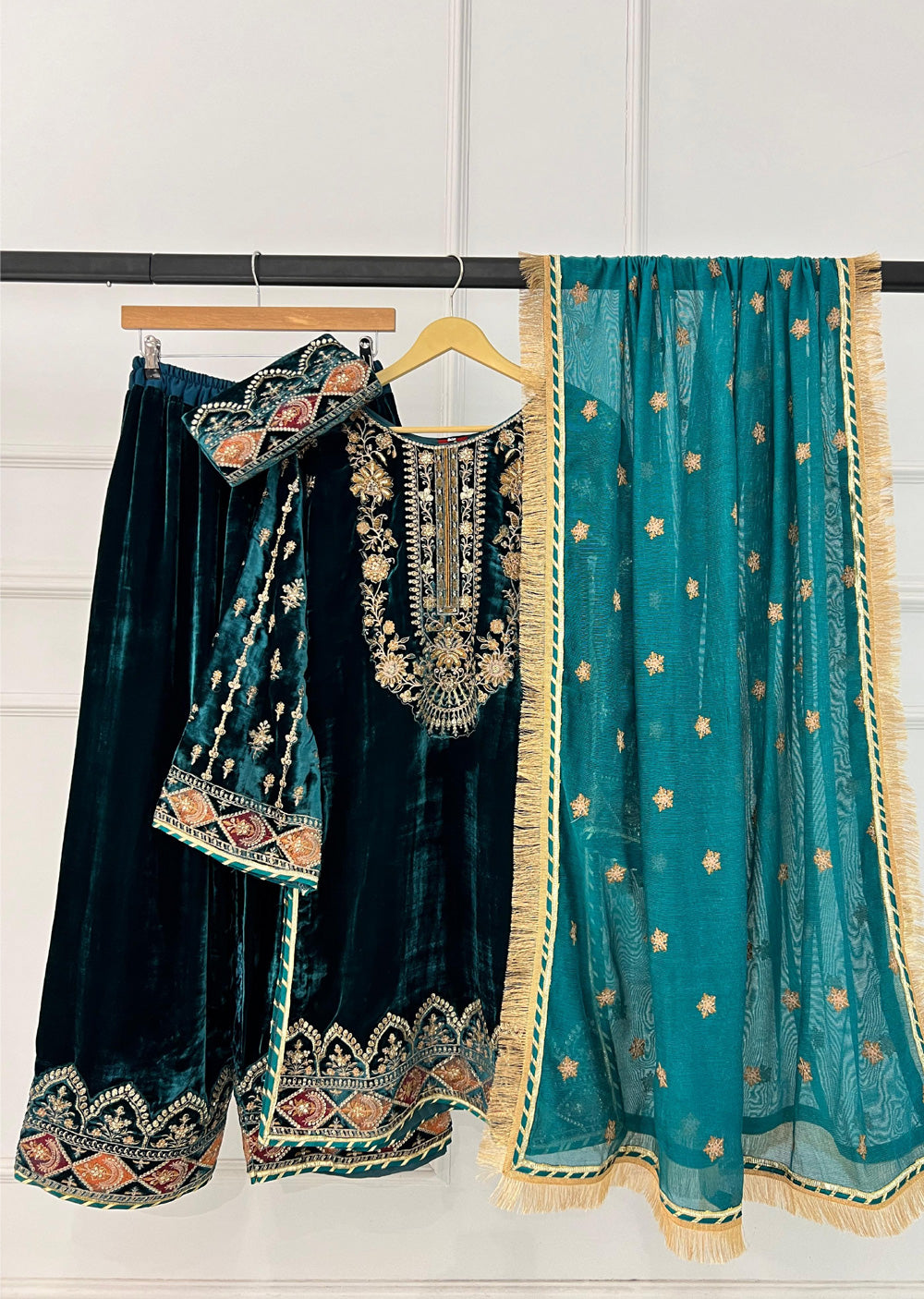 RK6102 - Teal Readymade Velvet Suit - Memsaab Online