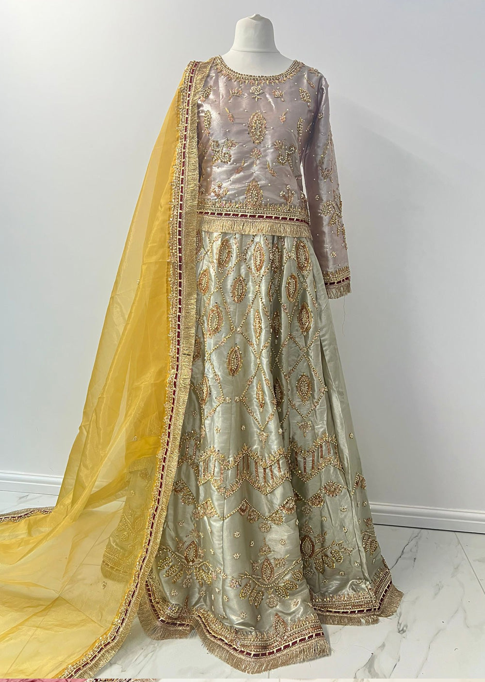 SRB119 Aimen Sehrish.B Designer - Memsaab Online