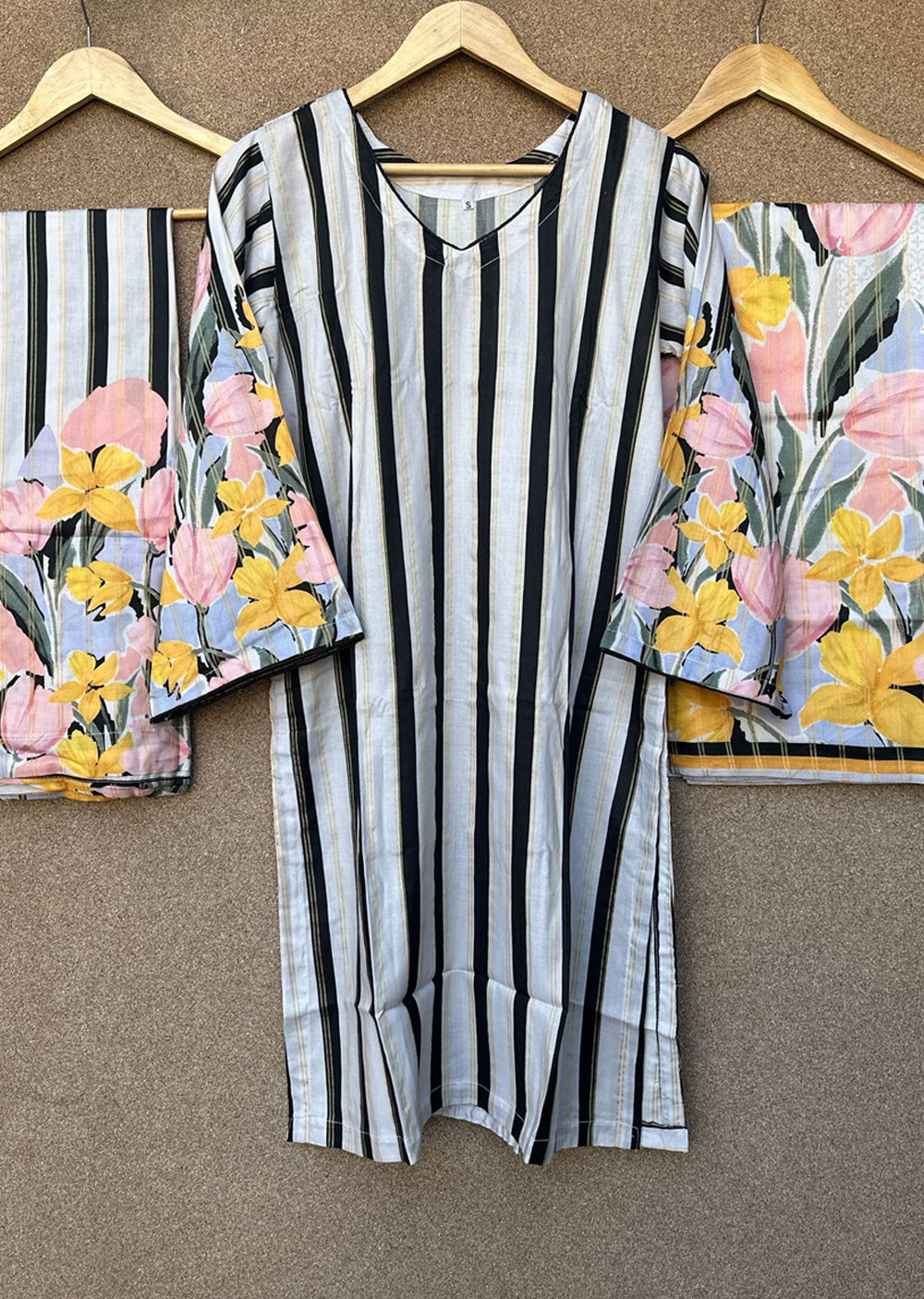 SLMN-01 - Gry/Blk - Readymade - Raaz Linen Suit 2025 - Memsaab Online