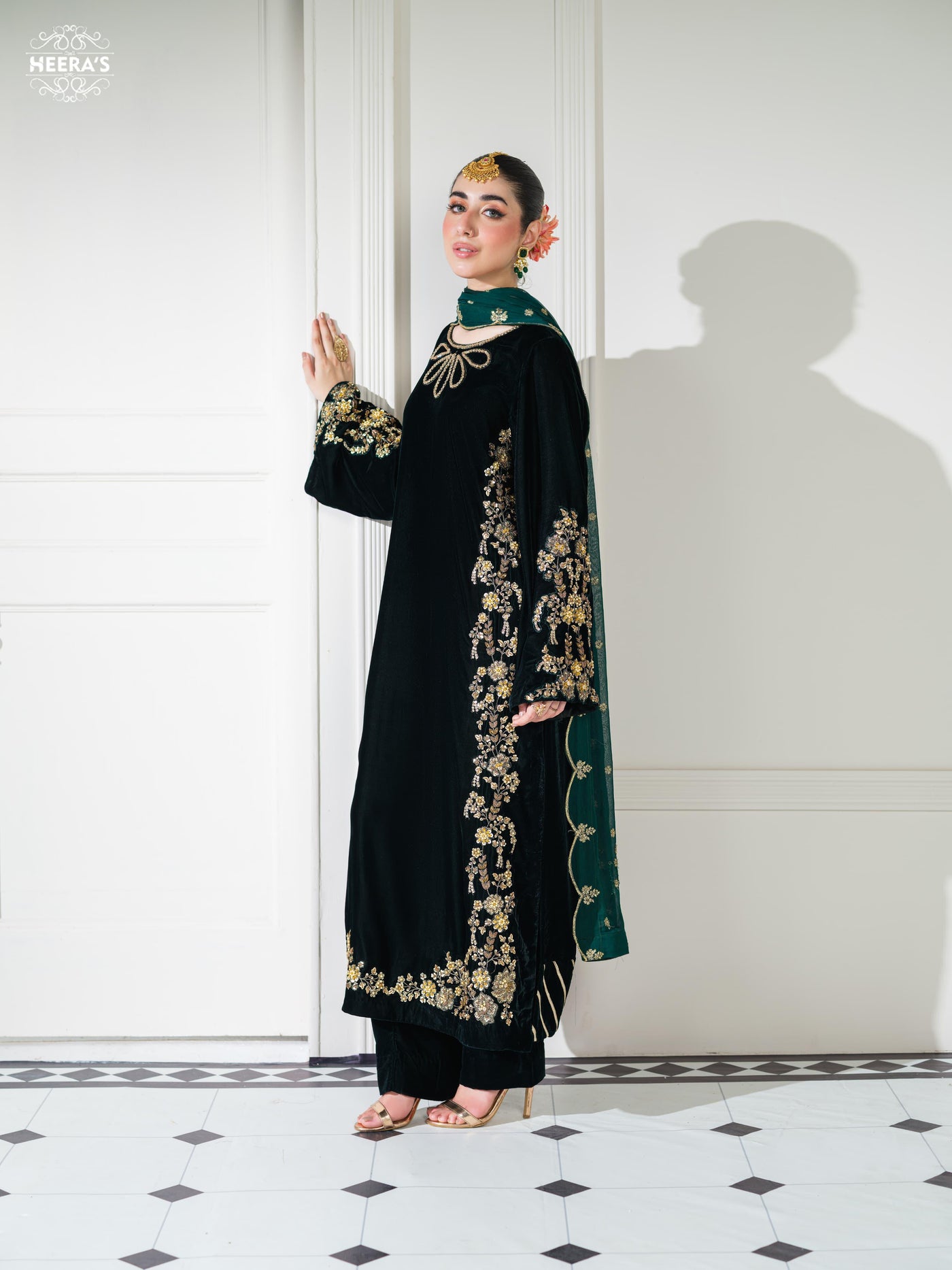 HSS-1151 - Readymade Luxury Velvet Heeras Suit - Memsaab Online