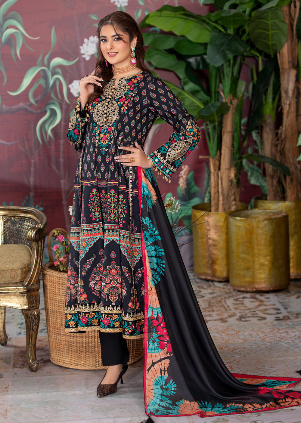 HSS-285 - Readymade Heeras Suit - Memsaab Online