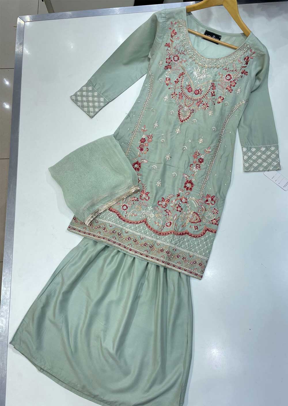 HK195 Suwayet Readymade Mint Linen Suit - Memsaab Online